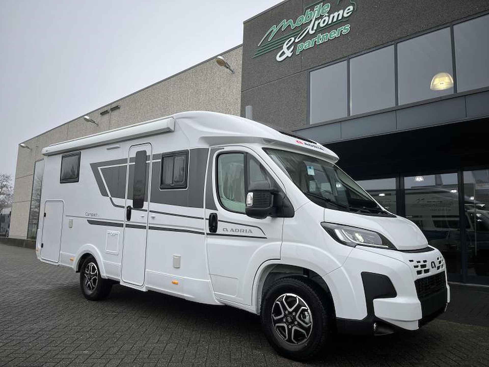 Adria Compact DL  Nieuw 2025 Automaat - 2/7