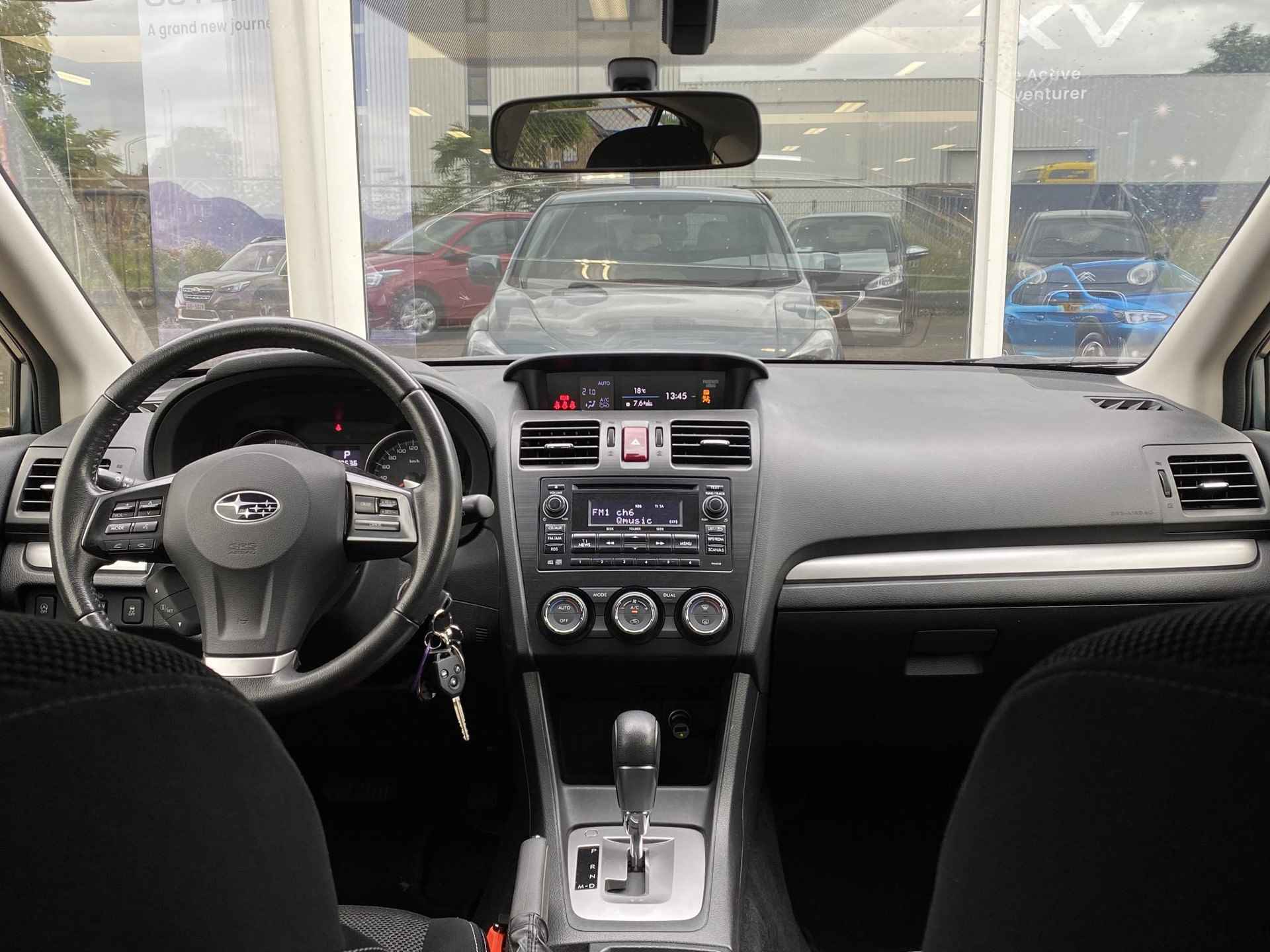 Subaru XV 2.0i Luxury AWD | Stoelverwarming voor | Cruise control | Klimaat controle | Bluetooth | Achteruitrijcamera | Trekhaak afneembaar | - 3/36