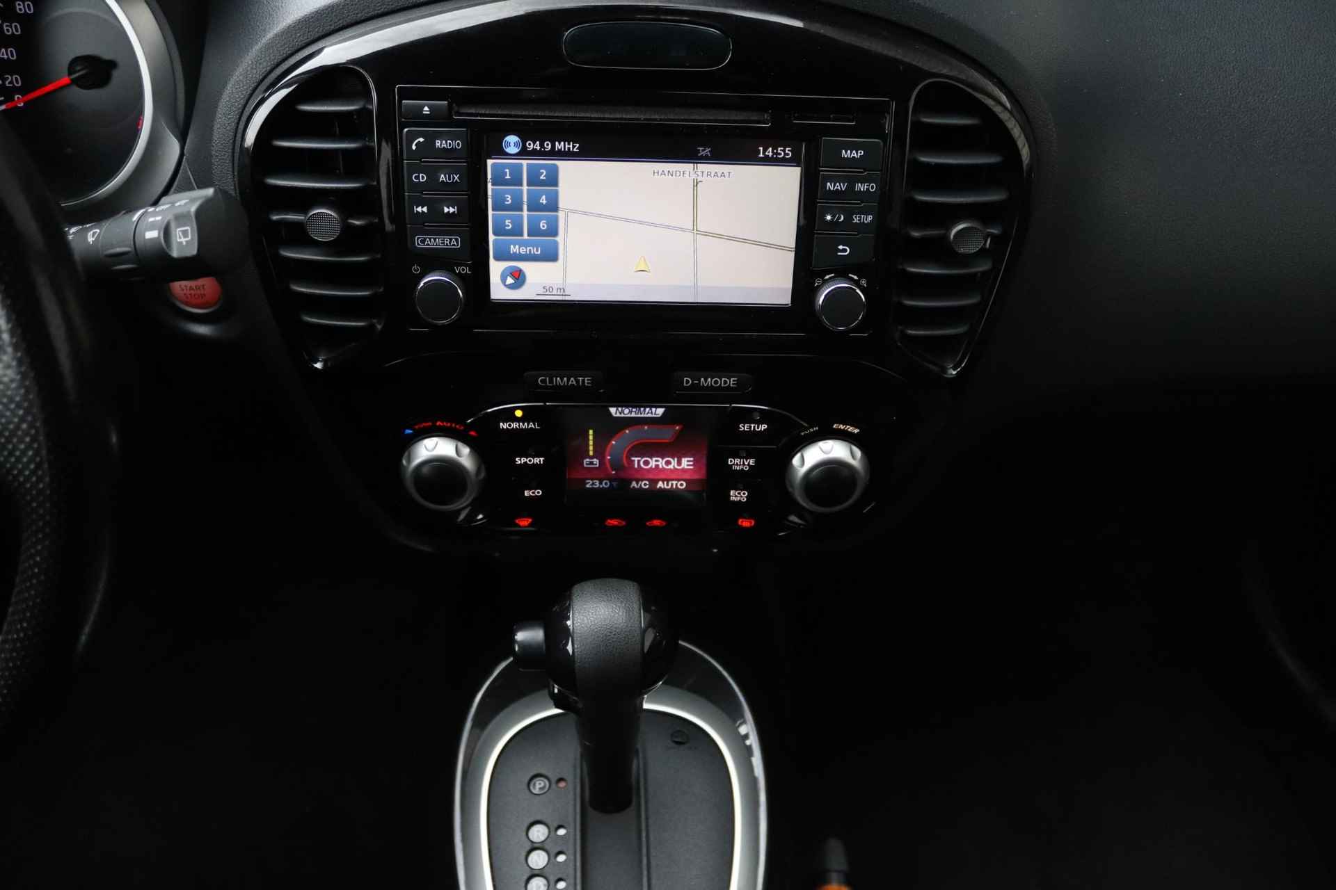 Nissan Juke 1.6 CVT N-Connecta | Achteruitrijcamera | Trekhaak | Navigatie - 11/33