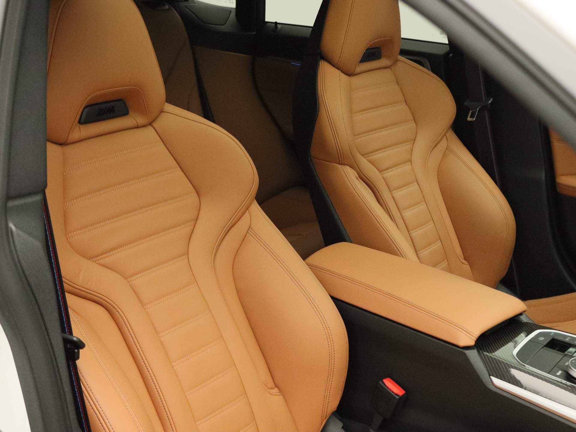 BMW i4 M50 High Executive M Sportpakket Pro 84kwh / Schuifdak / Harman Kardon / Elektrisch verstelbare stoelen / 19'' - 35/37