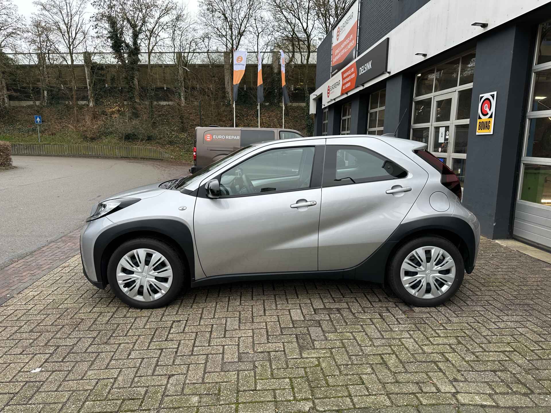 Toyota Aygo X 1.0 VVT-i MT Play All-in prijs Airco/Camera/Cruise/Android auto/Apple carplay - 2/24