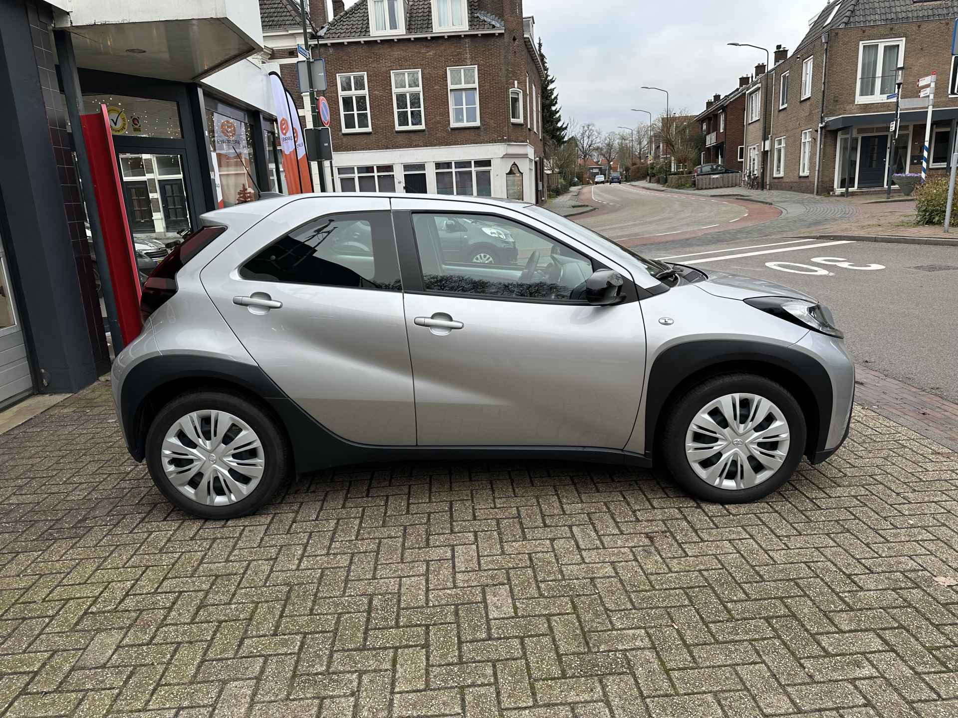 Toyota Aygo X 1.0 VVT-i MT Play All-in prijs Airco/Camera/Cruise/Android auto/Apple carplay - 6/24