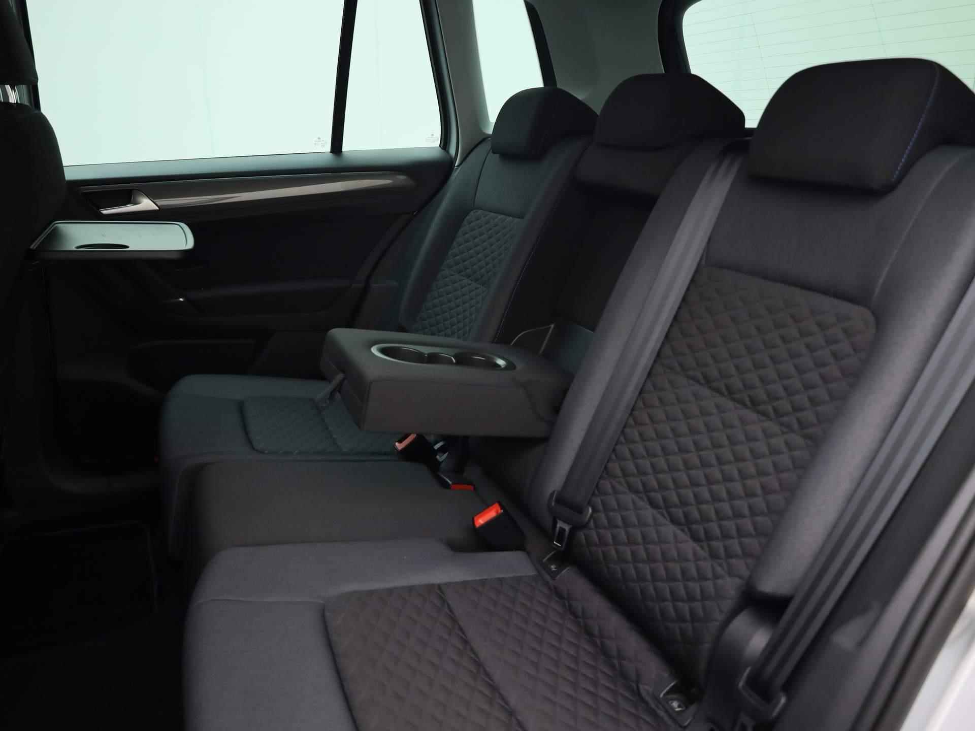 Volkswagen Golf Sportsvan 1.0TSI/110PK Join DSG · Navigatie · Parkeersensoren · Stoel-/stuurverwarming - 15/34