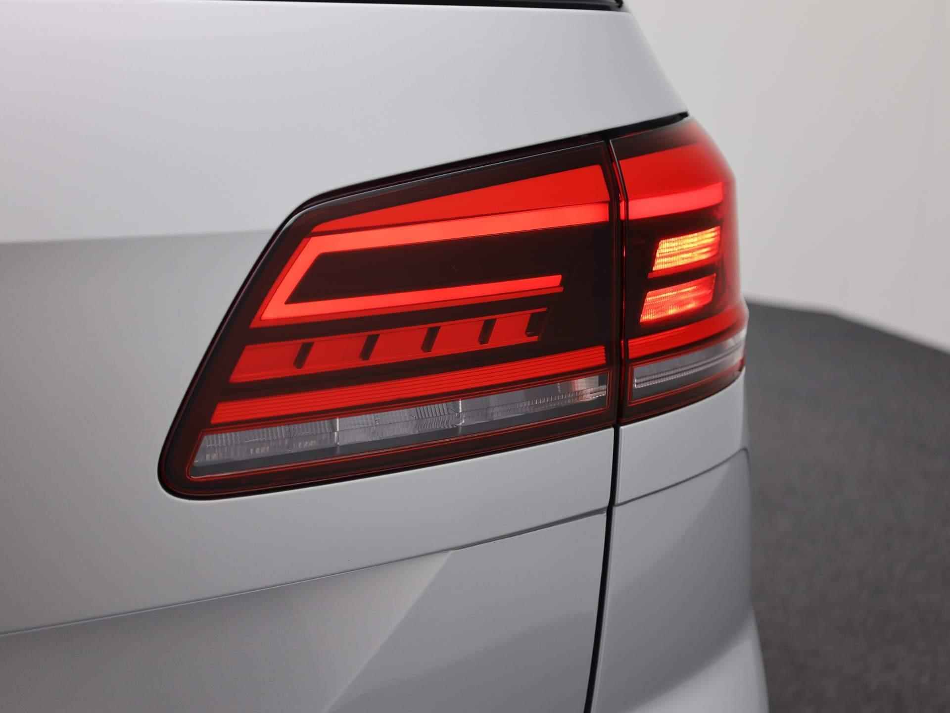 Volkswagen Golf Sportsvan 1.0TSI/110PK Join DSG · Navigatie · Parkeersensoren · Stoel-/stuurverwarming - 27/34