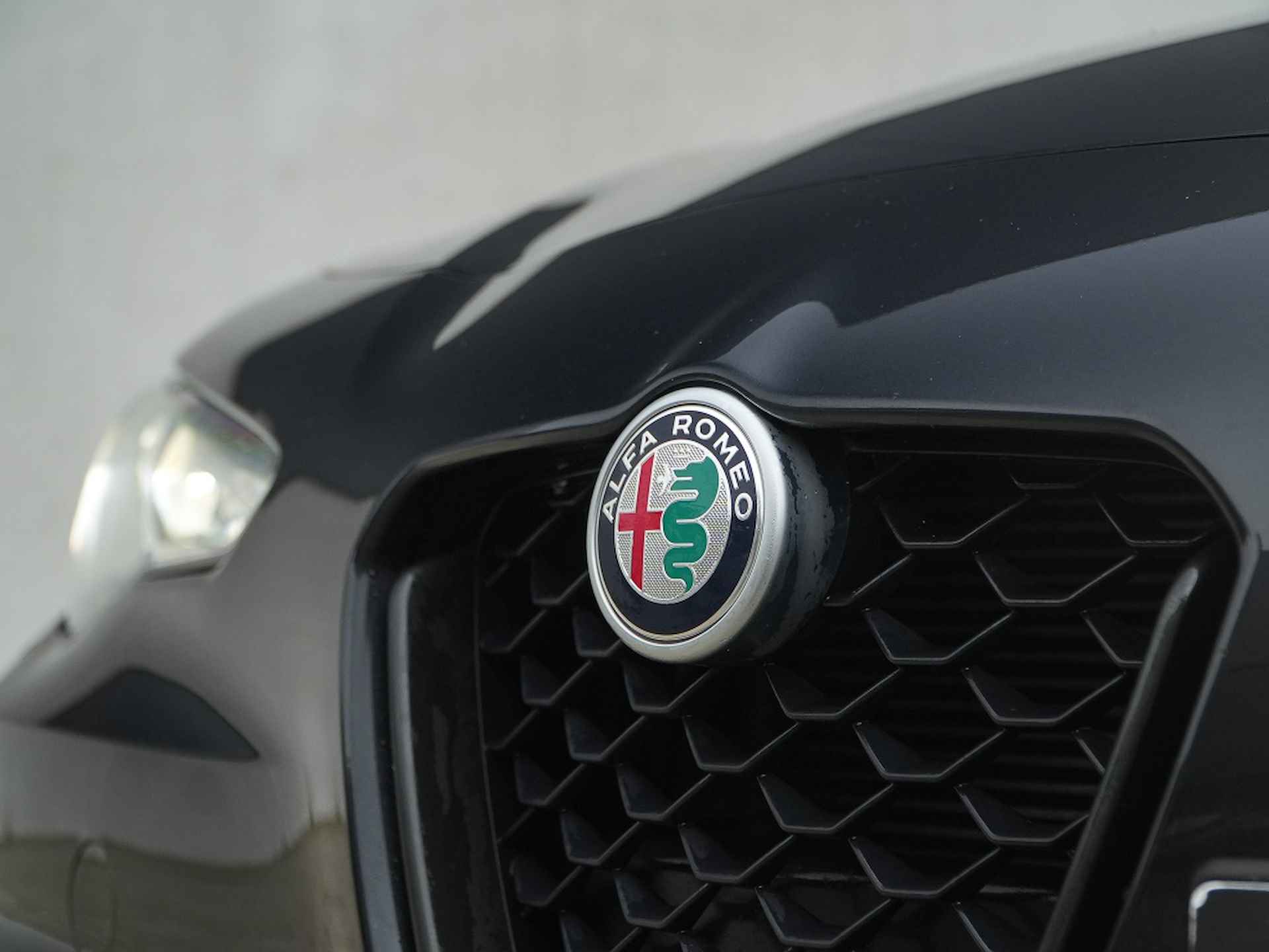 Alfa Romeo Giulia  2.0 Turbo 280 PK AWD Veloce | Navi | Carplay | Driver | BTW | 19 - 5/44