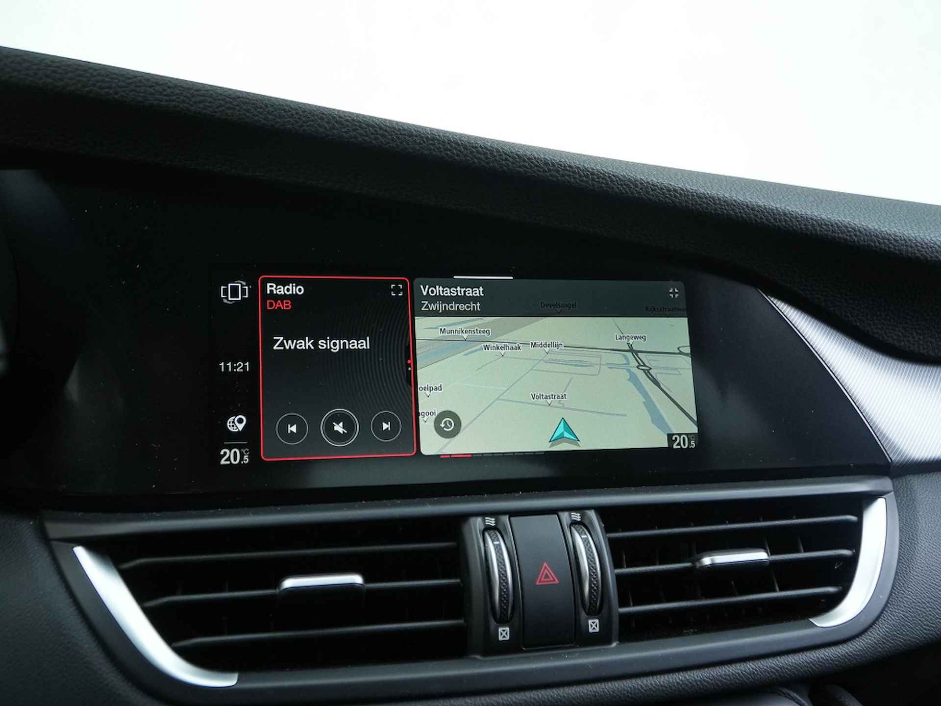 Alfa Romeo Giulia  2.0 Turbo 280 PK AWD Veloce | Navi | Carplay | Driver | BTW | 19 - 32/44