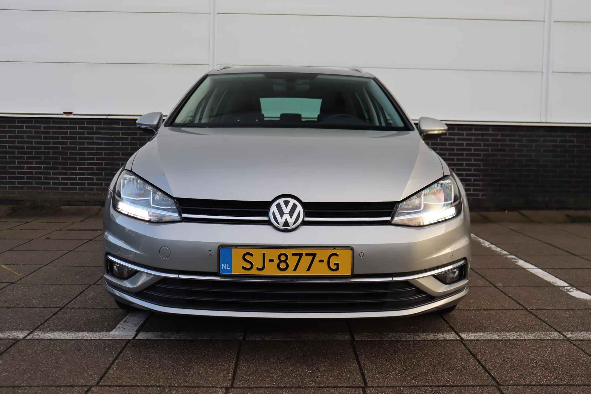 Volkswagen Golf Variant 1.0 TSI Comfortline Business * Clima * Camera * Apple Carplay * - 2/44