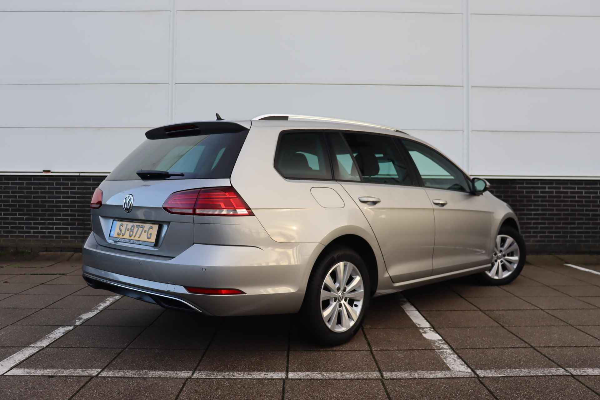 Volkswagen Golf Variant 1.0 TSI Comfortline Business * Clima * Camera * Apple Carplay * - 4/44