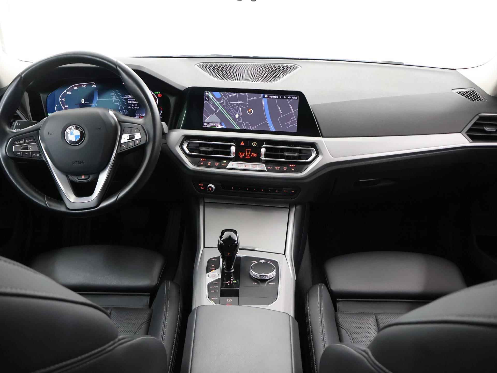 BMW 3-serie 318i Business Edition Plus | Sportstoelen | Leder | Navigatie | Parkeercamera | Stoelverwarming | Cruise Control | - 9/39