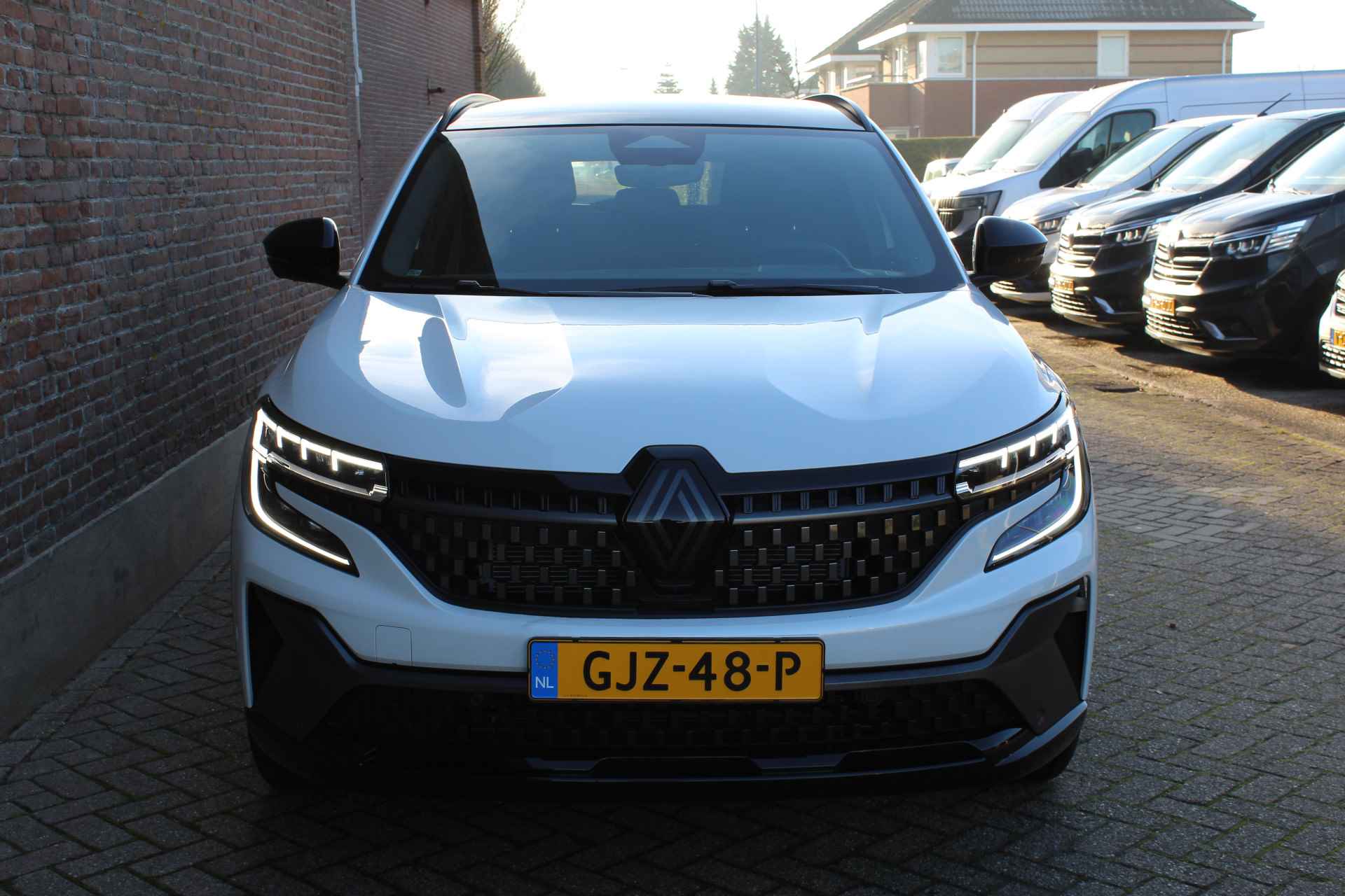 Renault Espace E-Tech Hybrid 200 esprit Alpine 7p. - pack solid / Harman kardon / pack around view camera / pack advanced driving assist / Glazen dak - 3/11