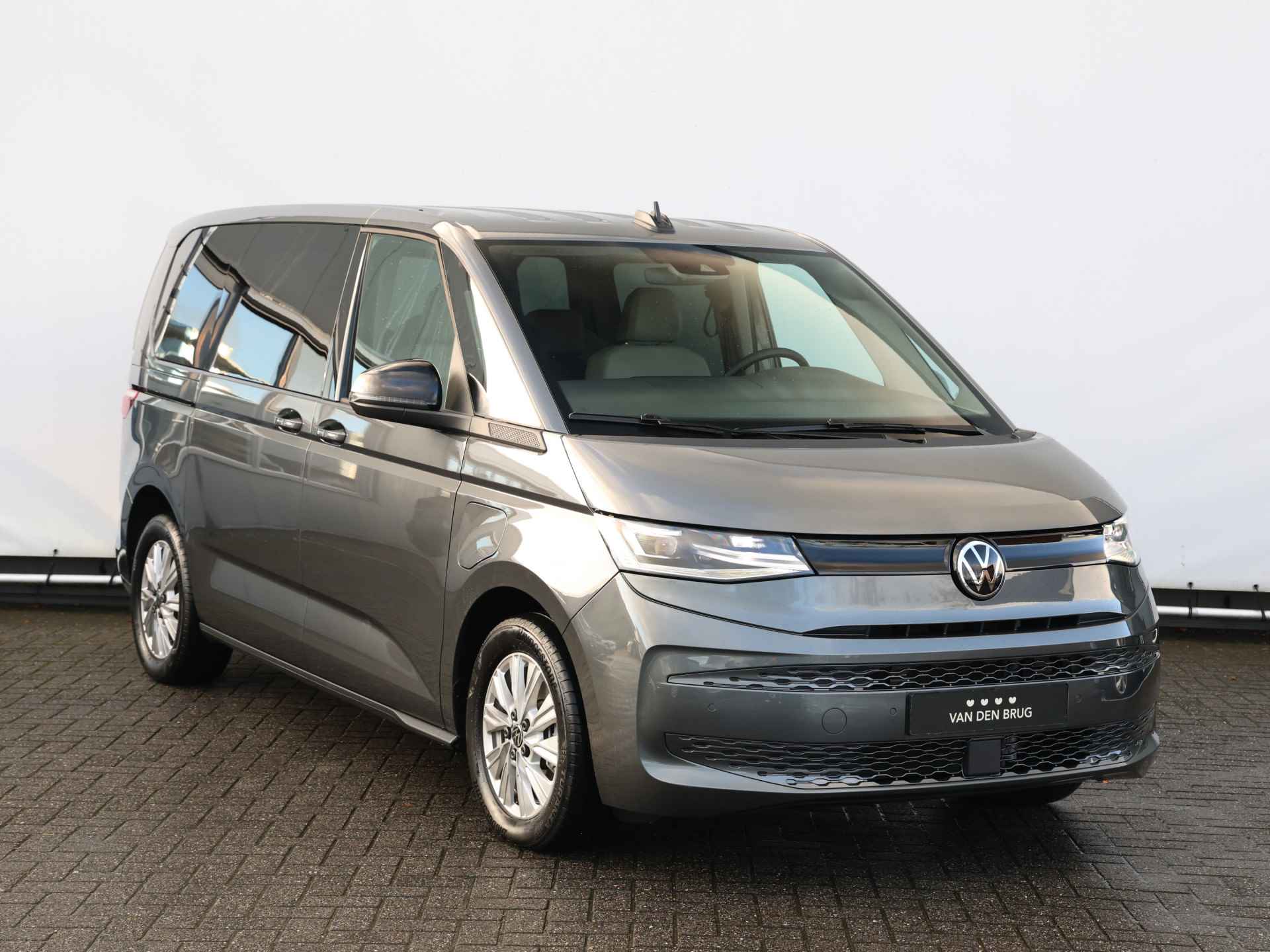 Volkswagen Multivan 1.4 eHybrid L1H1 218pk DSG | LED Matrix | 7 Persoons I Keyless | Elektrische achterklep - 3/48