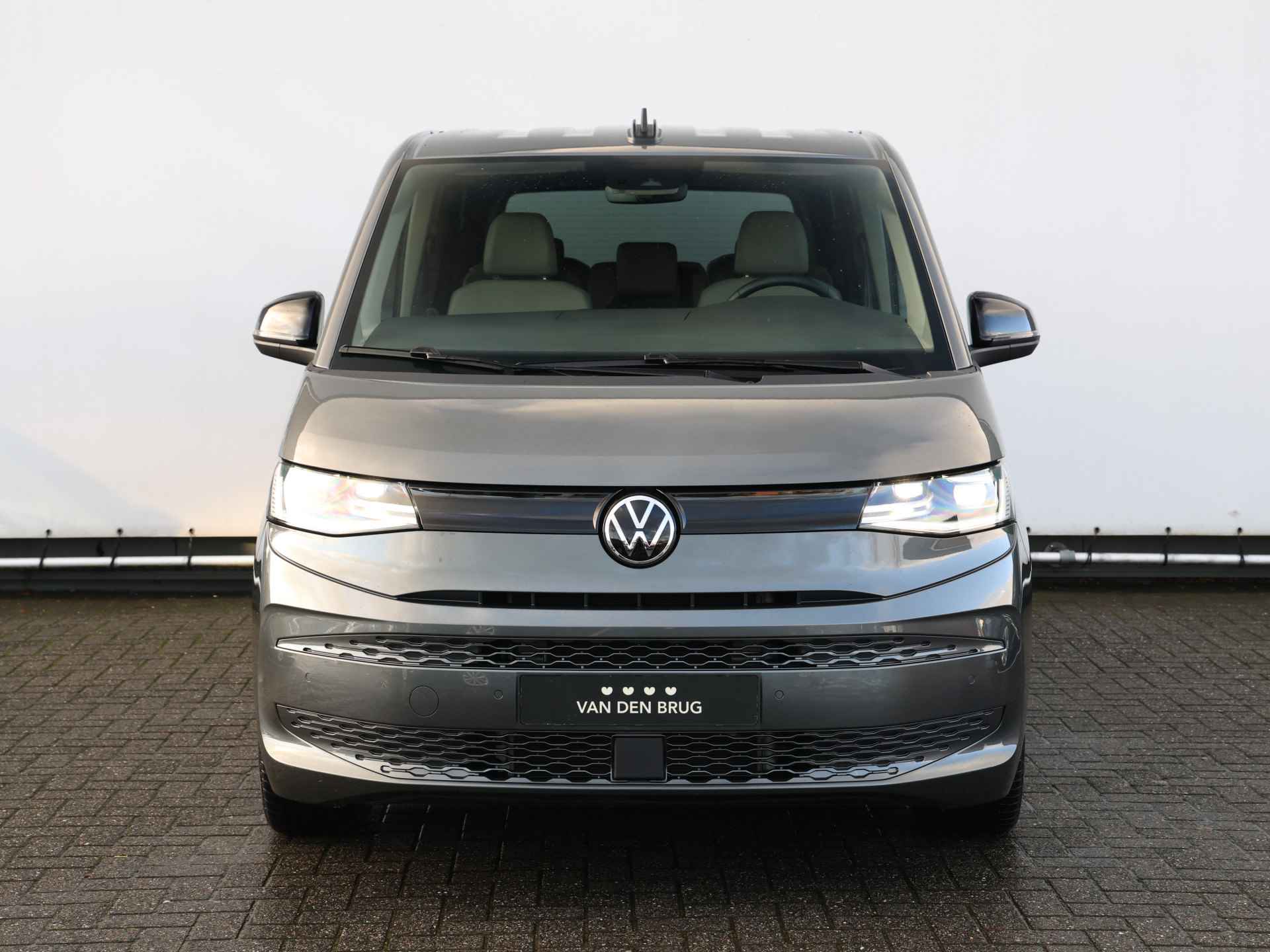 Volkswagen Multivan 1.4 eHybrid L1H1 218pk DSG | LED Matrix | 7 Persoons I Keyless | Elektrische achterklep - 4/48