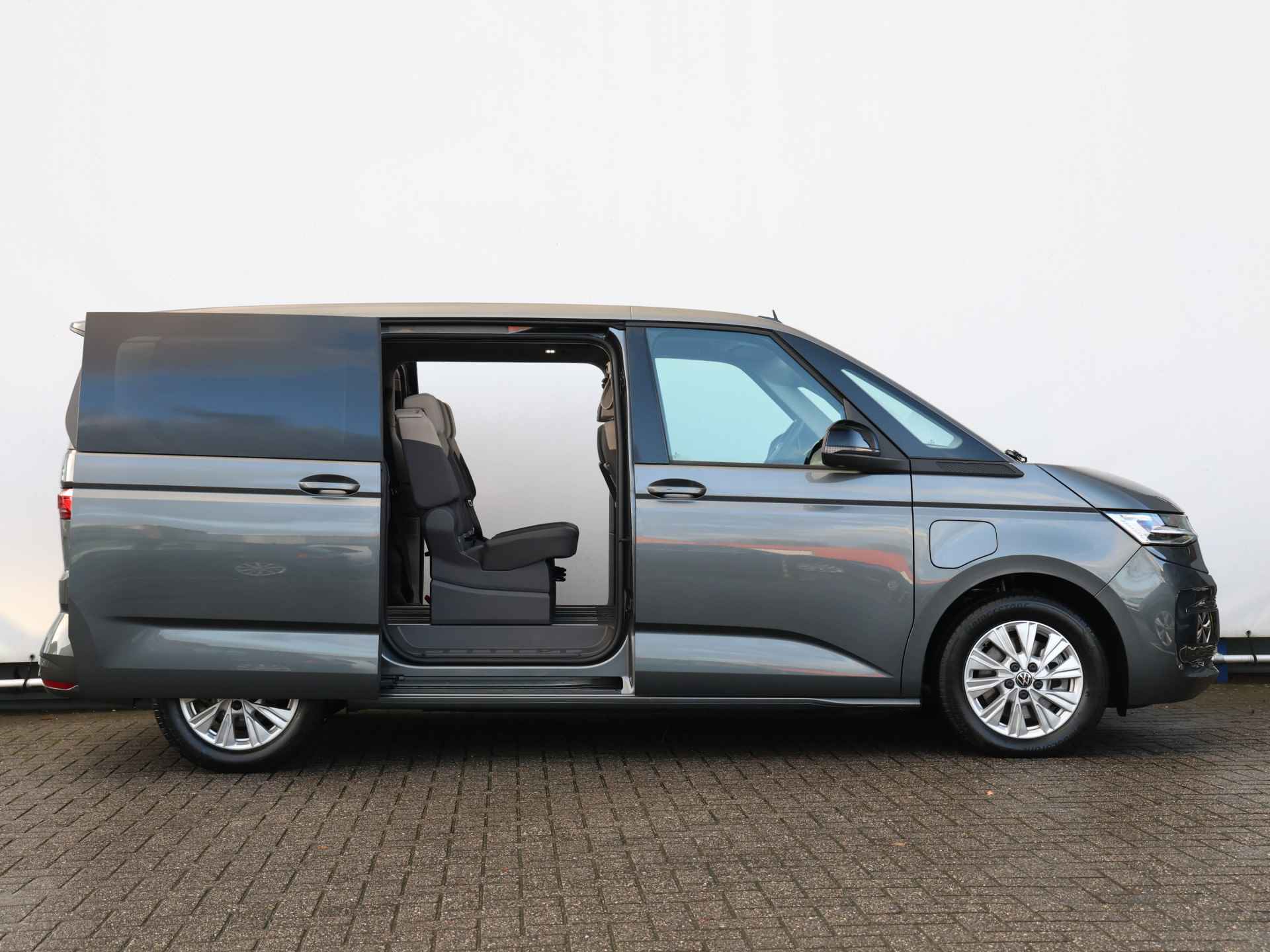 Volkswagen Multivan 1.4 eHybrid L1H1 218pk DSG | LED Matrix | 7 Persoons I Keyless | Elektrische achterklep - 19/48