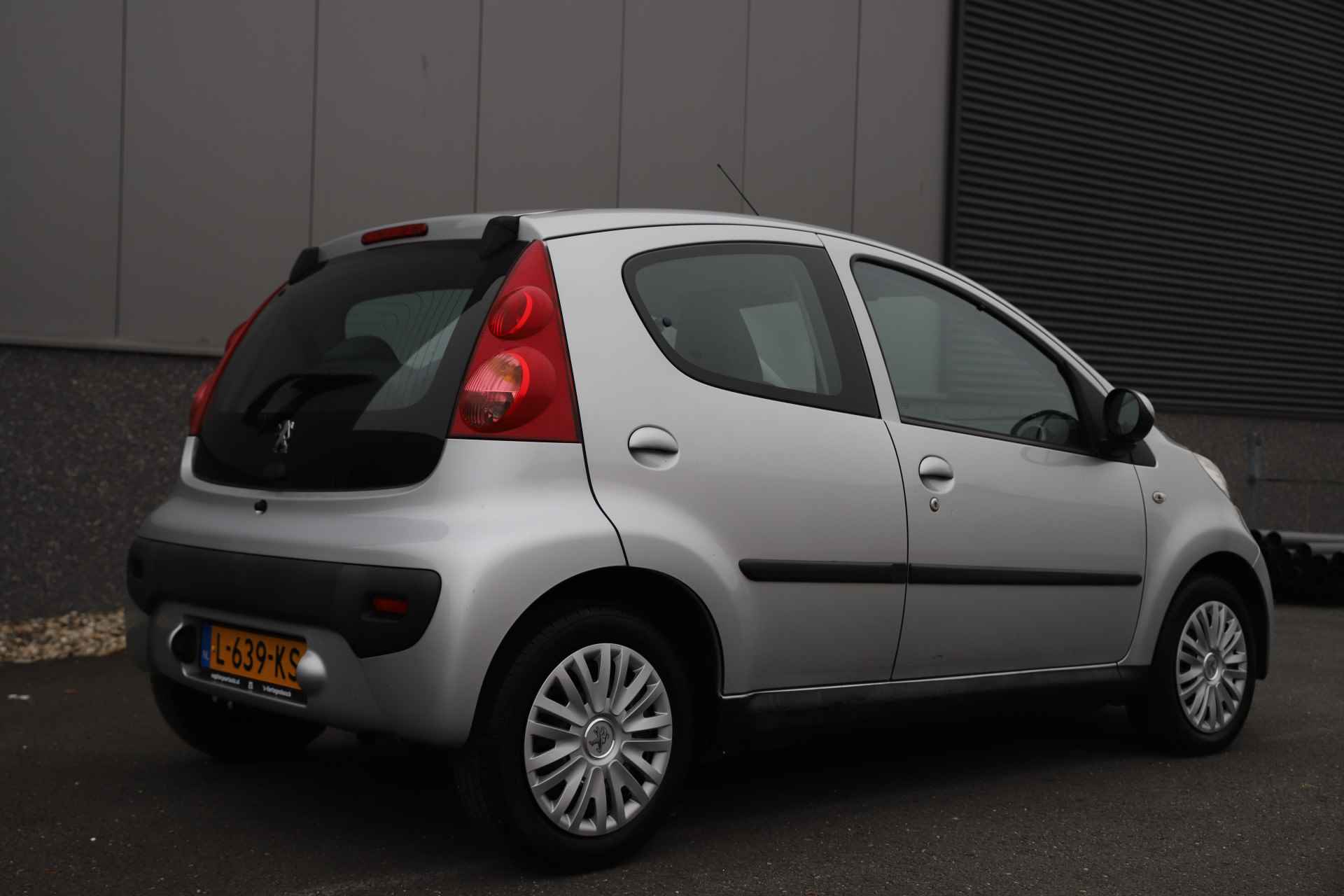 Peugeot 107 1.0-12V XS 5drs 4-season /Zuinig & 23€ per mnd - 13/21