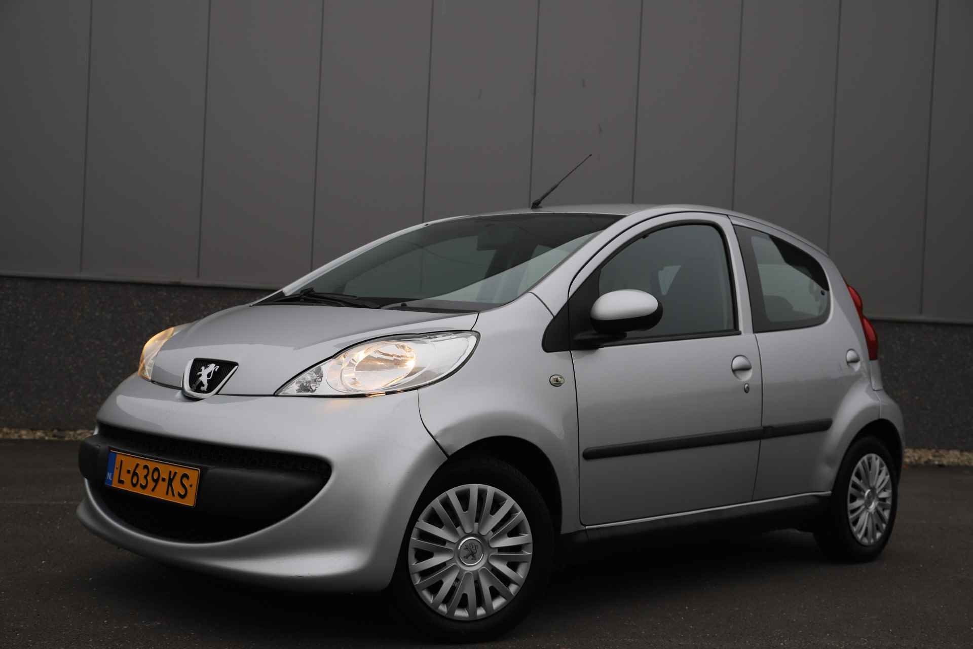 Peugeot 107 1.0-12V XS 5drs 4-season /Zuinig & 23€ per mnd - 4/21