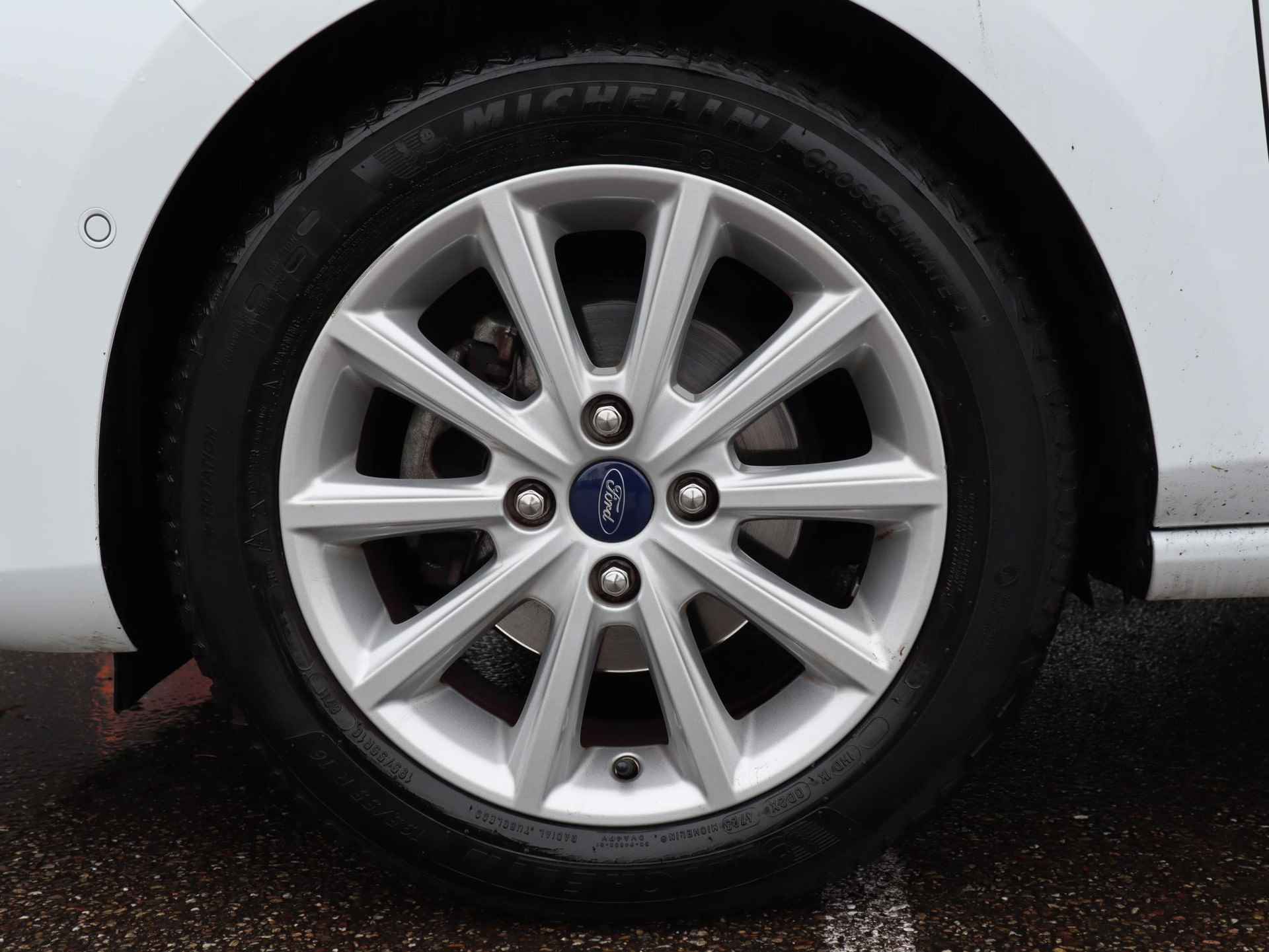 Ford Fiesta 1.0 EcoBoost Titanium 100PK | Camera | Navigatie | Parkeersensoren | Climate Control | Cruise Control | Apple CarPlay / Android Auto - 5/37