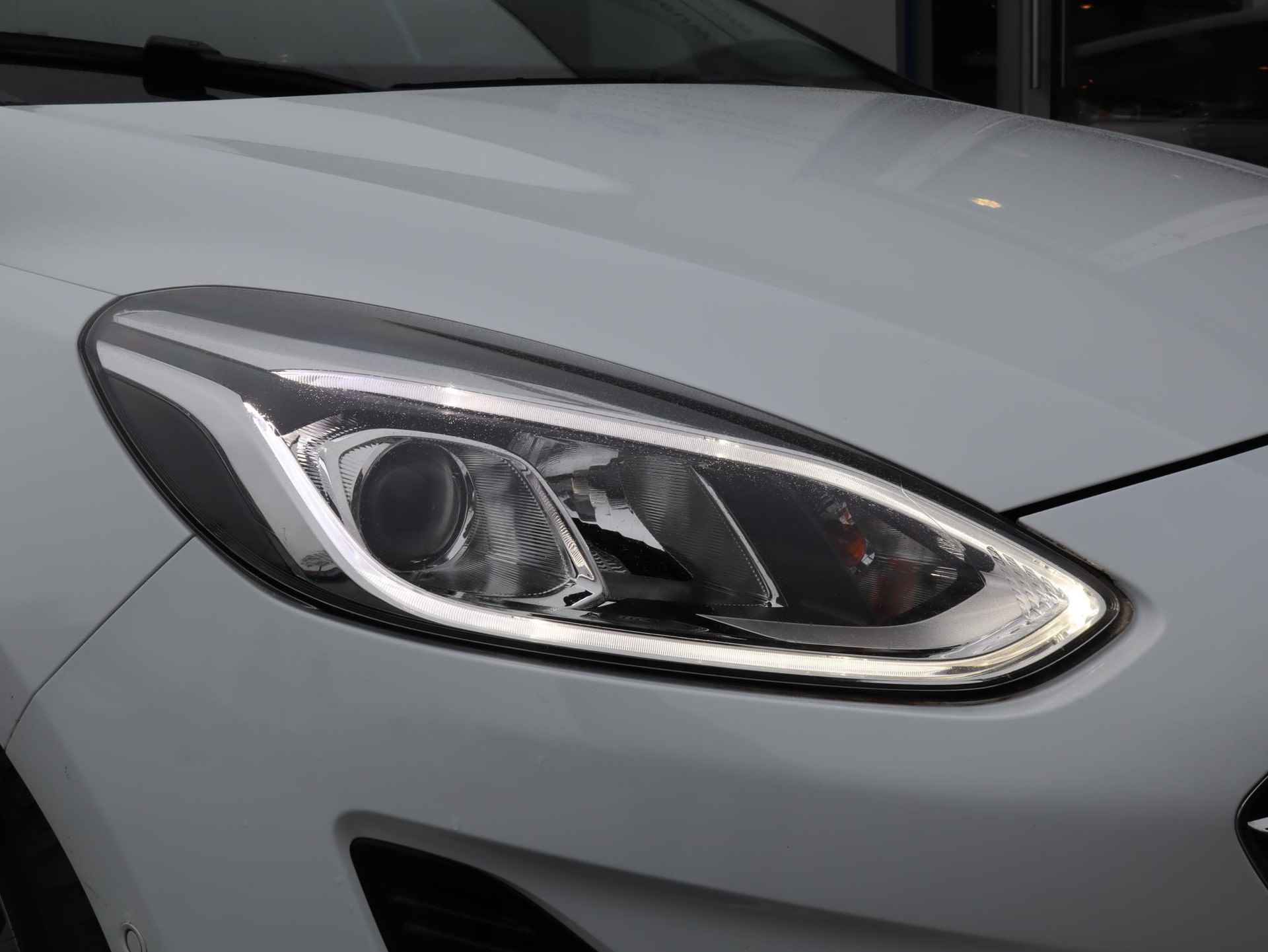 Ford Fiesta 1.0 EcoBoost Titanium 100PK | Camera | Navigatie | Parkeersensoren | Climate Control | Cruise Control | Apple CarPlay / Android Auto - 7/37