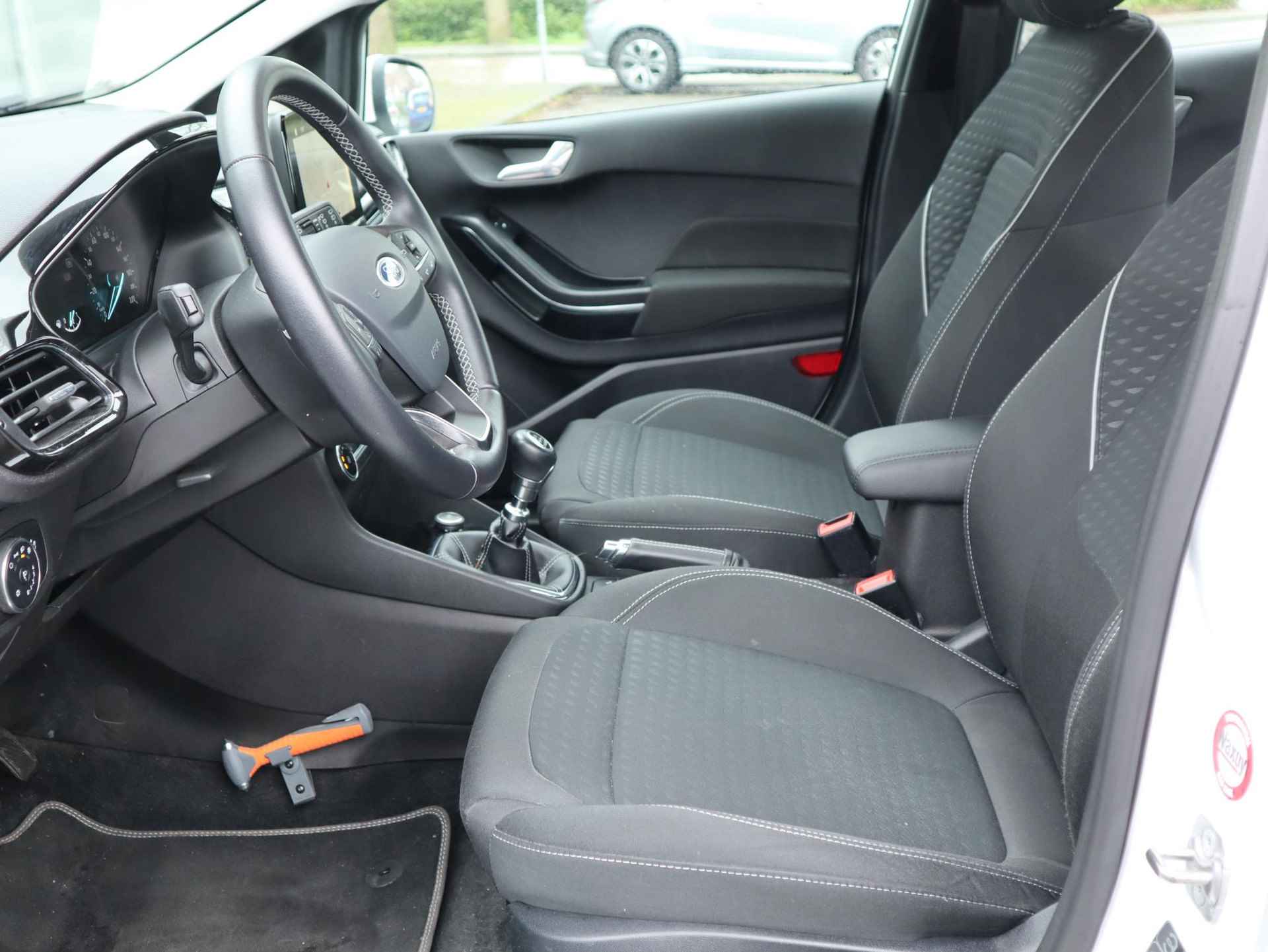 Ford Fiesta 1.0 EcoBoost Titanium 100PK | Camera | Navigatie | Parkeersensoren | Climate Control | Cruise Control | Apple CarPlay / Android Auto - 12/37