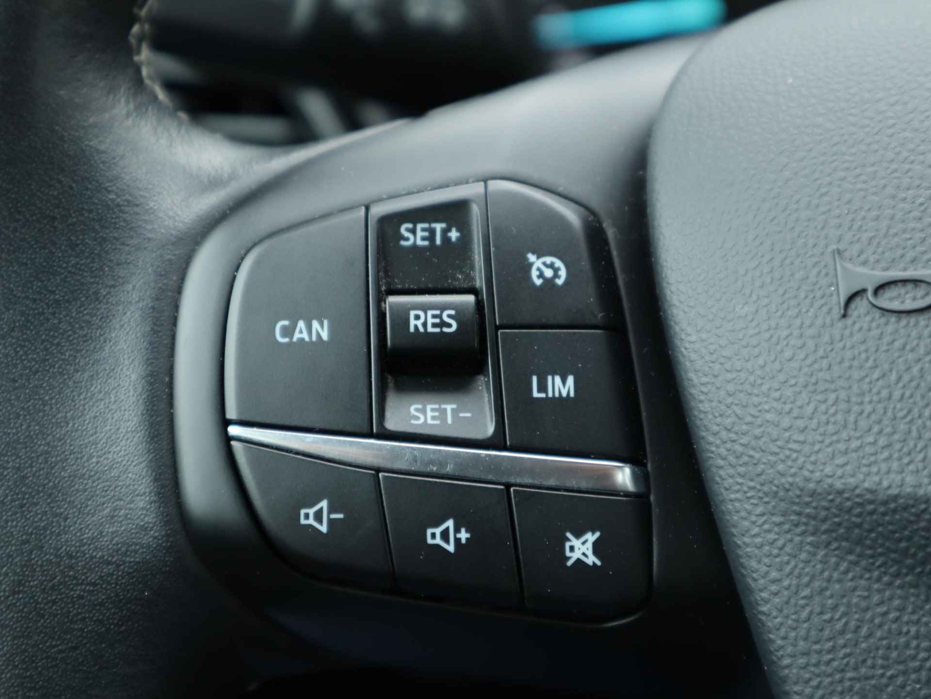 Ford Fiesta 1.0 EcoBoost Titanium 100PK | Camera | Navigatie | Parkeersensoren | Climate Control | Cruise Control | Apple CarPlay / Android Auto - 17/37