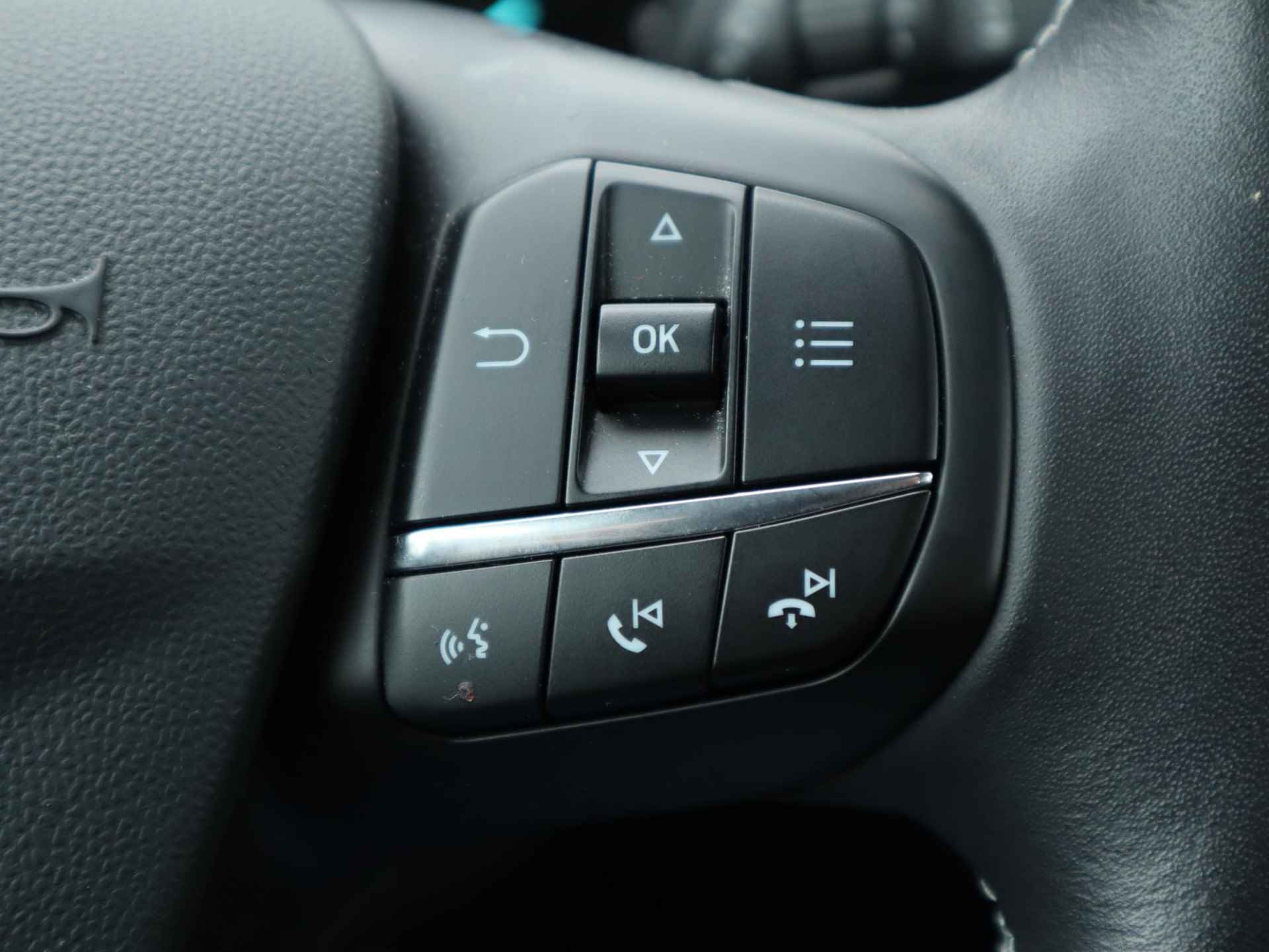 Ford Fiesta 1.0 EcoBoost Titanium 100PK | Camera | Navigatie | Parkeersensoren | Climate Control | Cruise Control | Apple CarPlay / Android Auto - 18/37