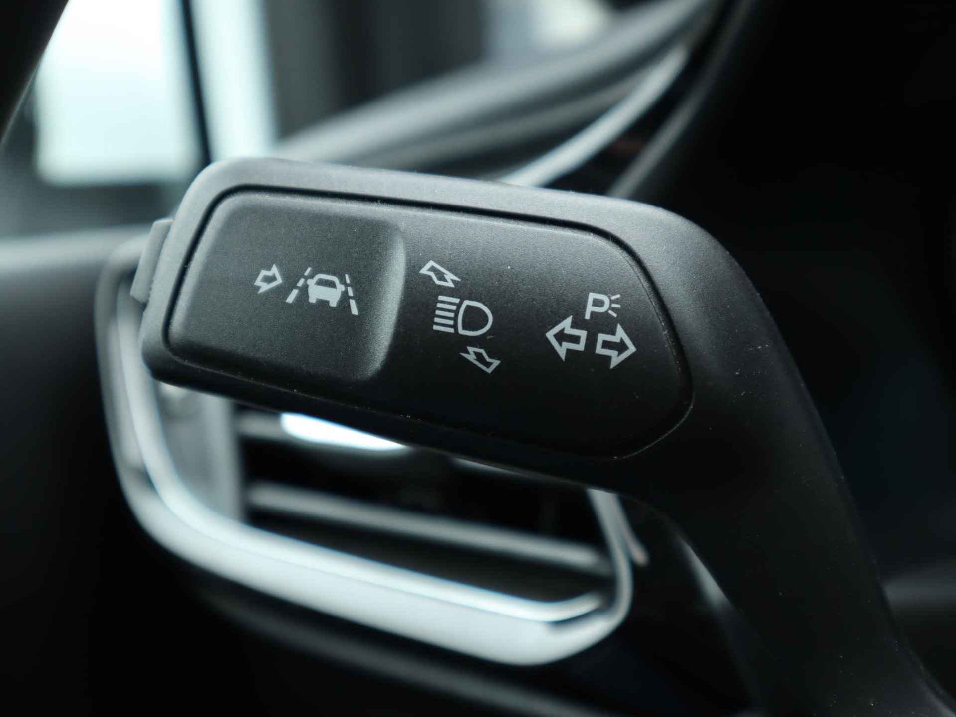 Ford Fiesta 1.0 EcoBoost Titanium 100PK | Camera | Navigatie | Parkeersensoren | Climate Control | Cruise Control | Apple CarPlay / Android Auto - 19/37