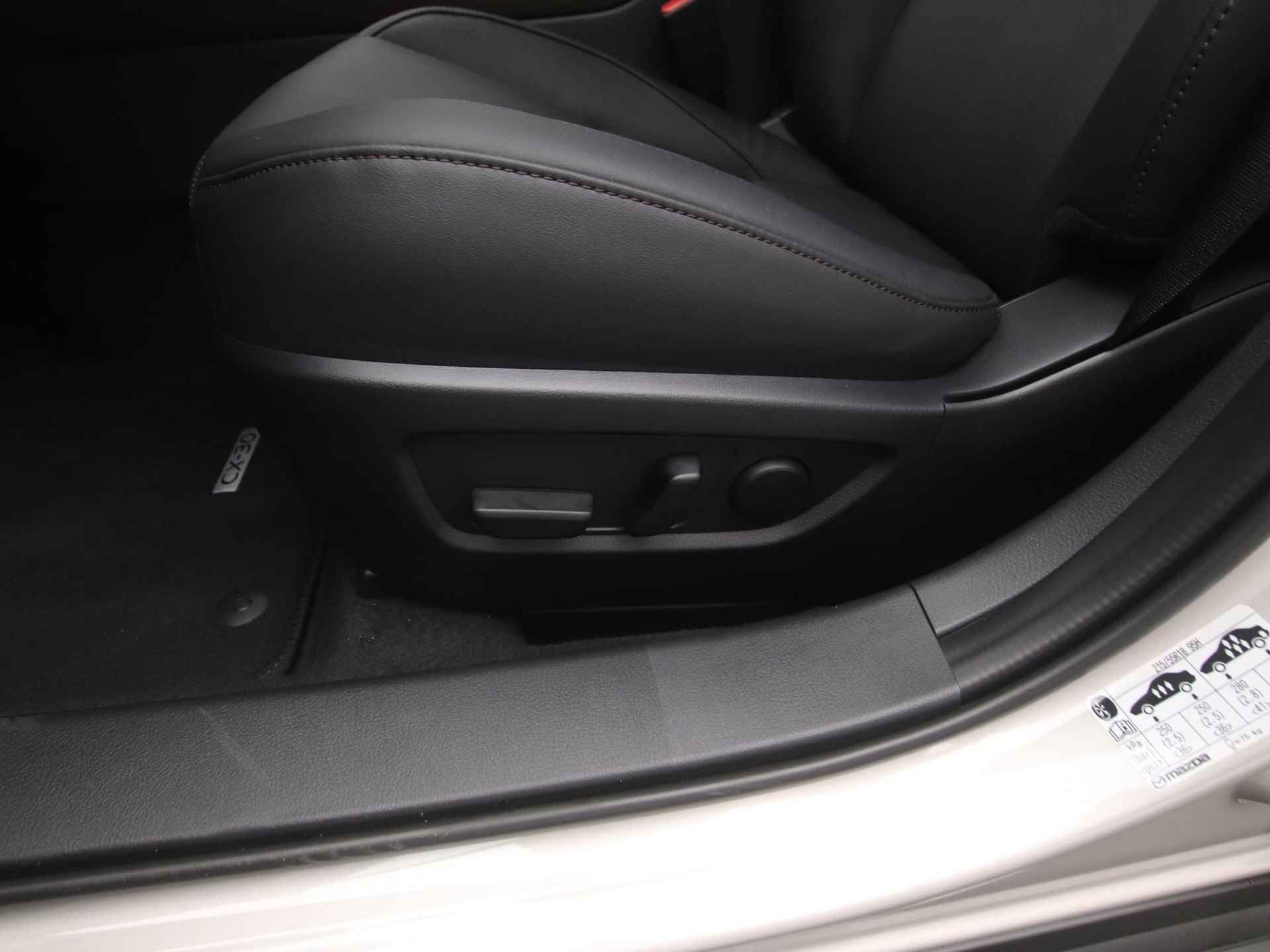 Mazda CX-30 2.0 e-SkyActiv-G Exclusive-line automaat met Black Comfort Pack | demo voordeel - 14/46