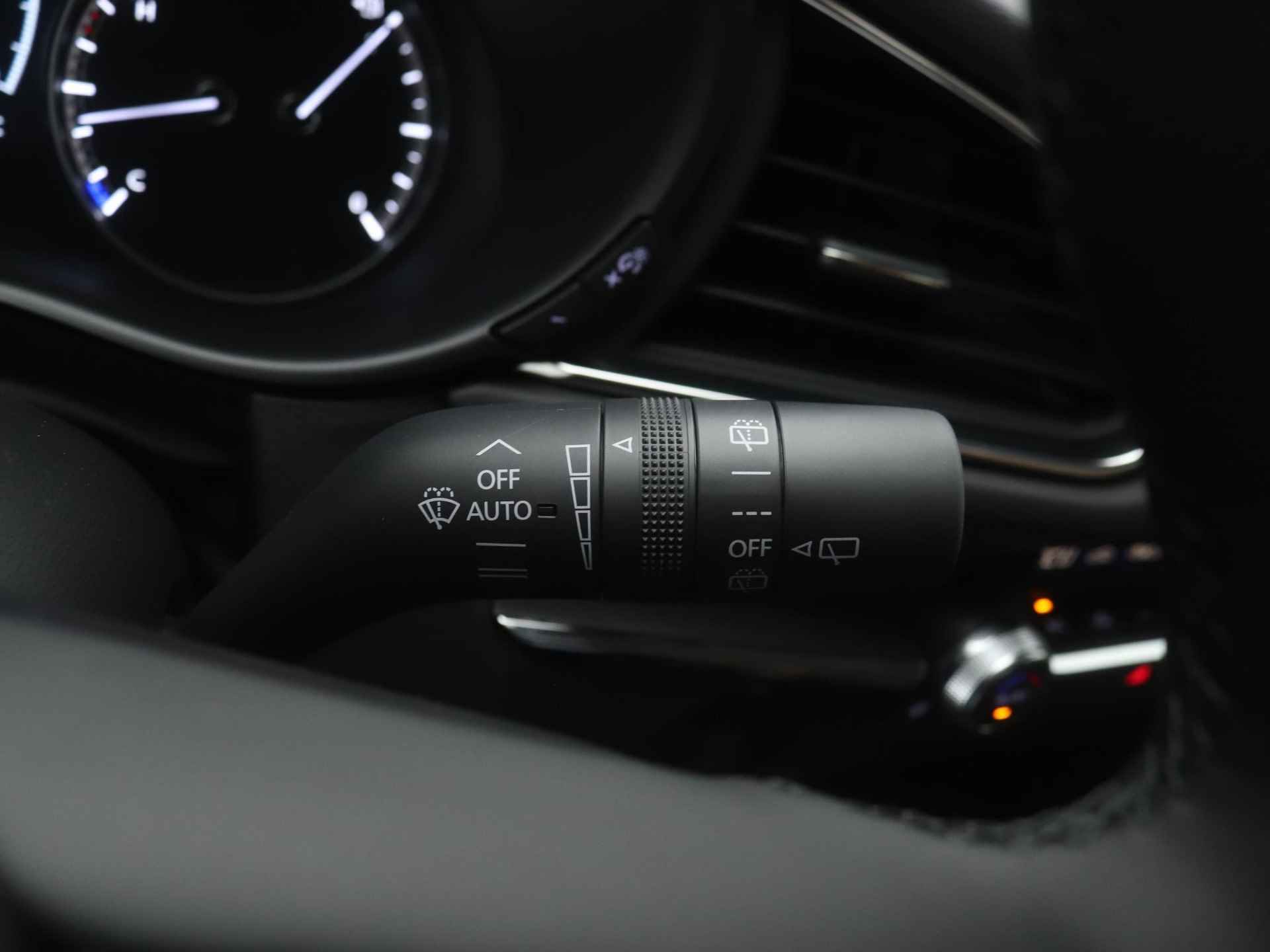 Mazda CX-30 2.0 e-SkyActiv-G Exclusive-line automaat met Black Comfort Pack | demo voordeel - 28/46