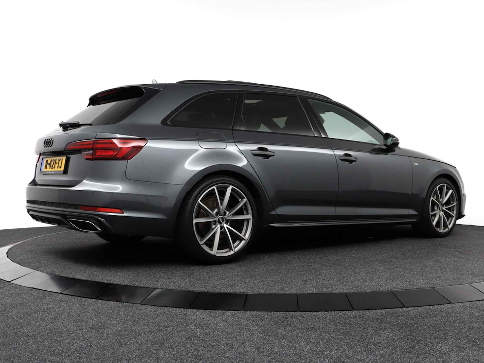 Audi A4 Avant 40 TFSI Sport 200 PK 3x S-LINE Black edition, 12 MND BOVAG GARANTIE - NIEUWSTAAT! | Head-Up | Virtual | 360 Camera | Elek.Trekhaak | Panorama | BOMVOL !!! --RIJKLAAR ZONDER MEERPRIJS - 3/62