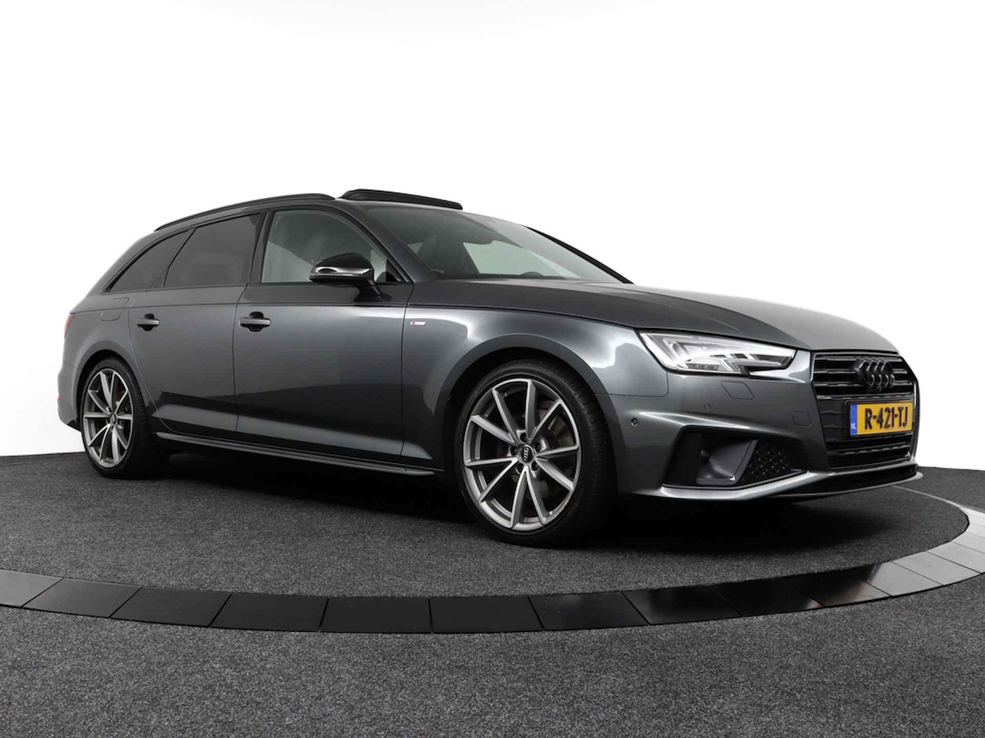 Audi A4 Avant 40 TFSI Sport 200 PK 3x S-LINE Black edition, 12 MND BOVAG GARANTIE - NIEUWSTAAT! | Head-Up | Virtual | 360 Camera | Elek.Trekhaak | Panorama | BOMVOL !!! --RIJKLAAR ZONDER MEERPRIJS - 4/62