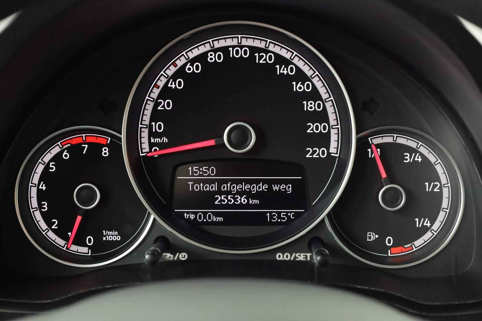 Volkswagen Up! 1.0 65PK | Camera | Navigatie via Apple CarPlay / Android Auto  | DAB | Lane assist - 3/33