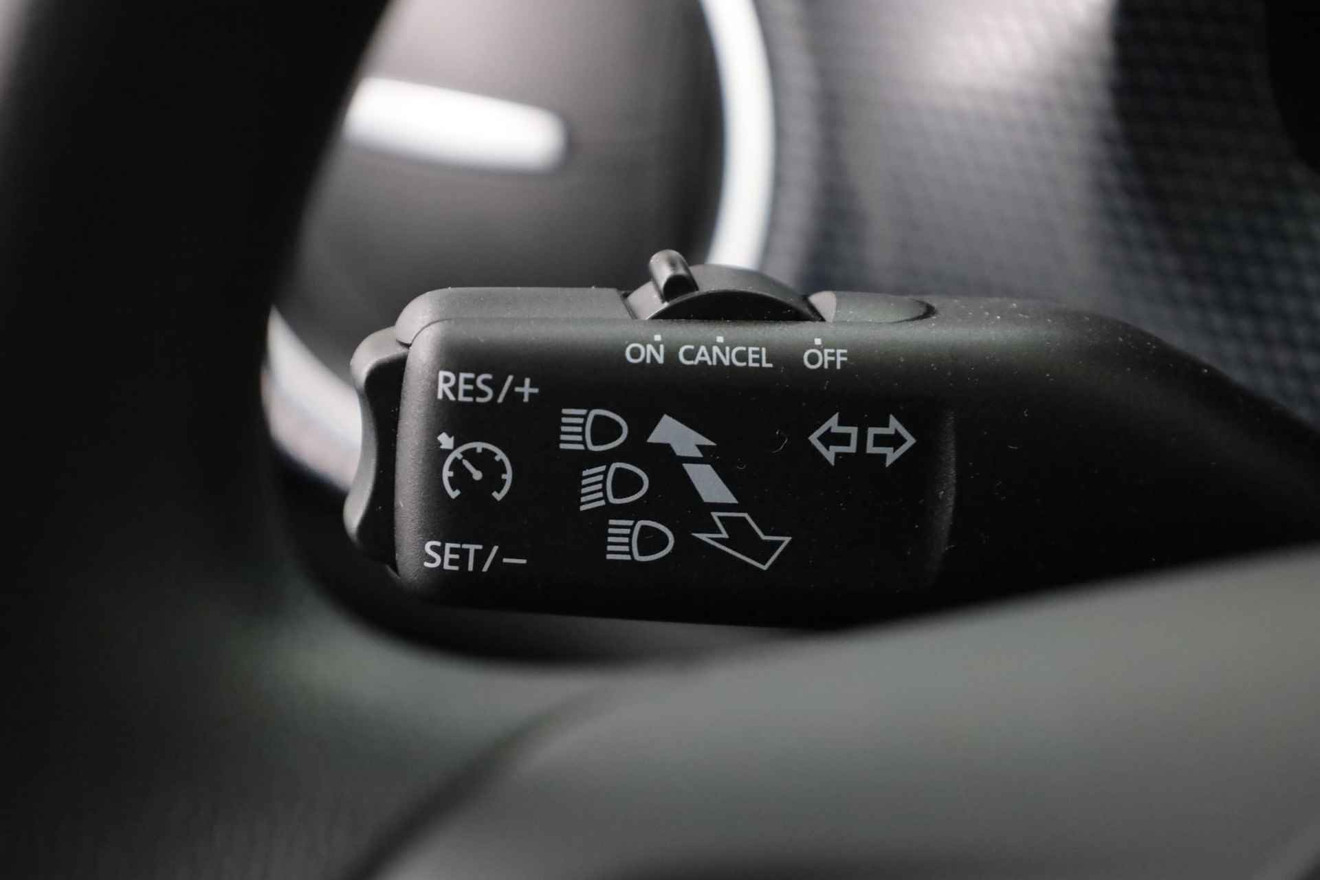 Volkswagen Up! 1.0 65PK | Camera | Navigatie via Apple CarPlay / Android Auto  | DAB | Lane assist - 19/33