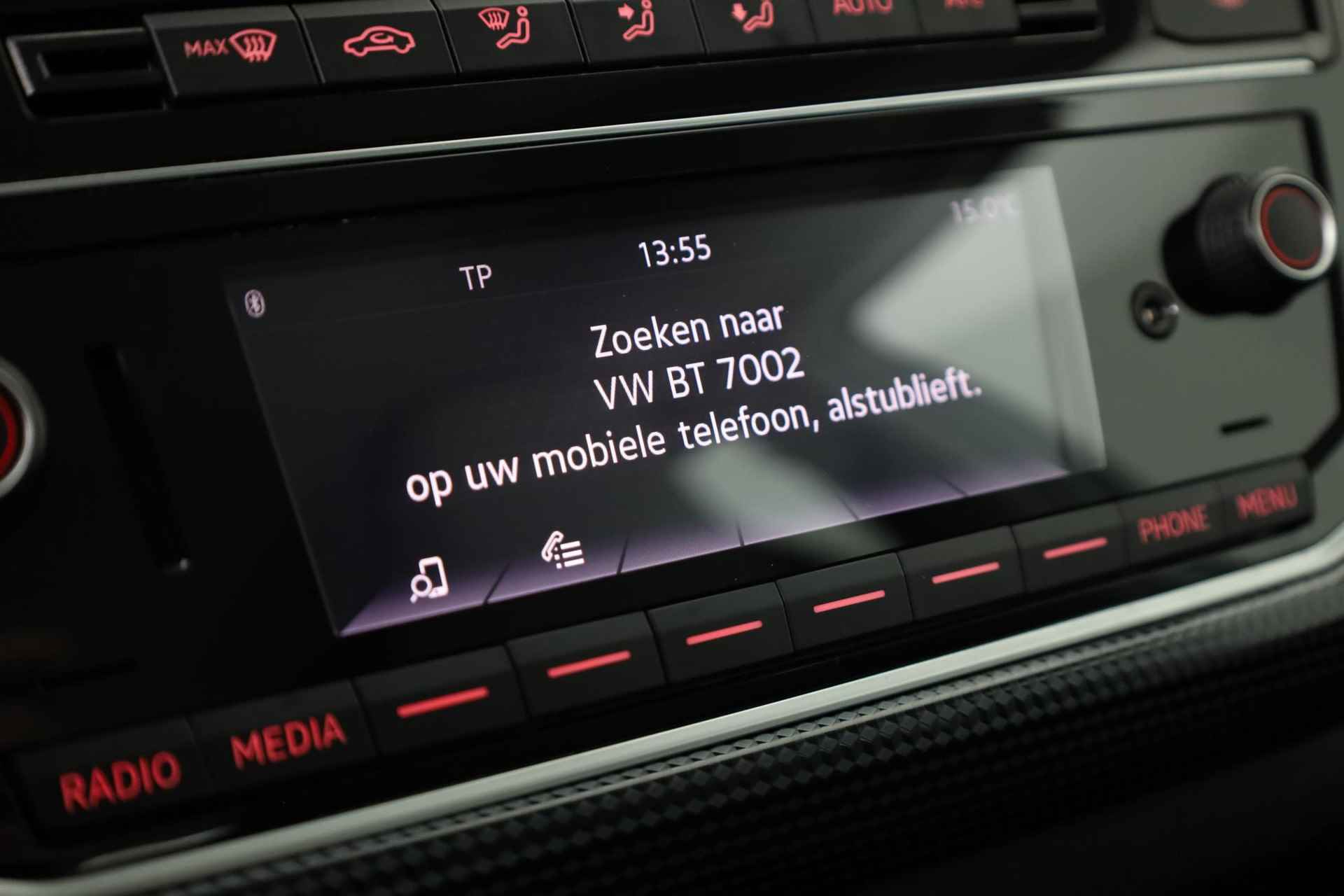 Volkswagen Up! 1.0 65PK | Camera | Navigatie via Apple CarPlay / Android Auto  | DAB | Lane assist - 25/33