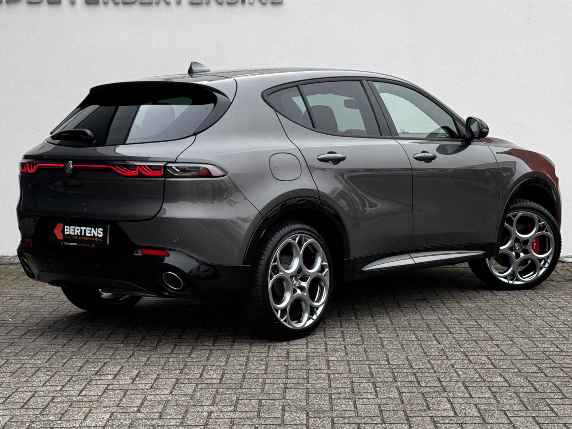 Alfa Romeo Tonale 1.3T PHEV Edizione Speciale Q4 280 AT6 - 2/35