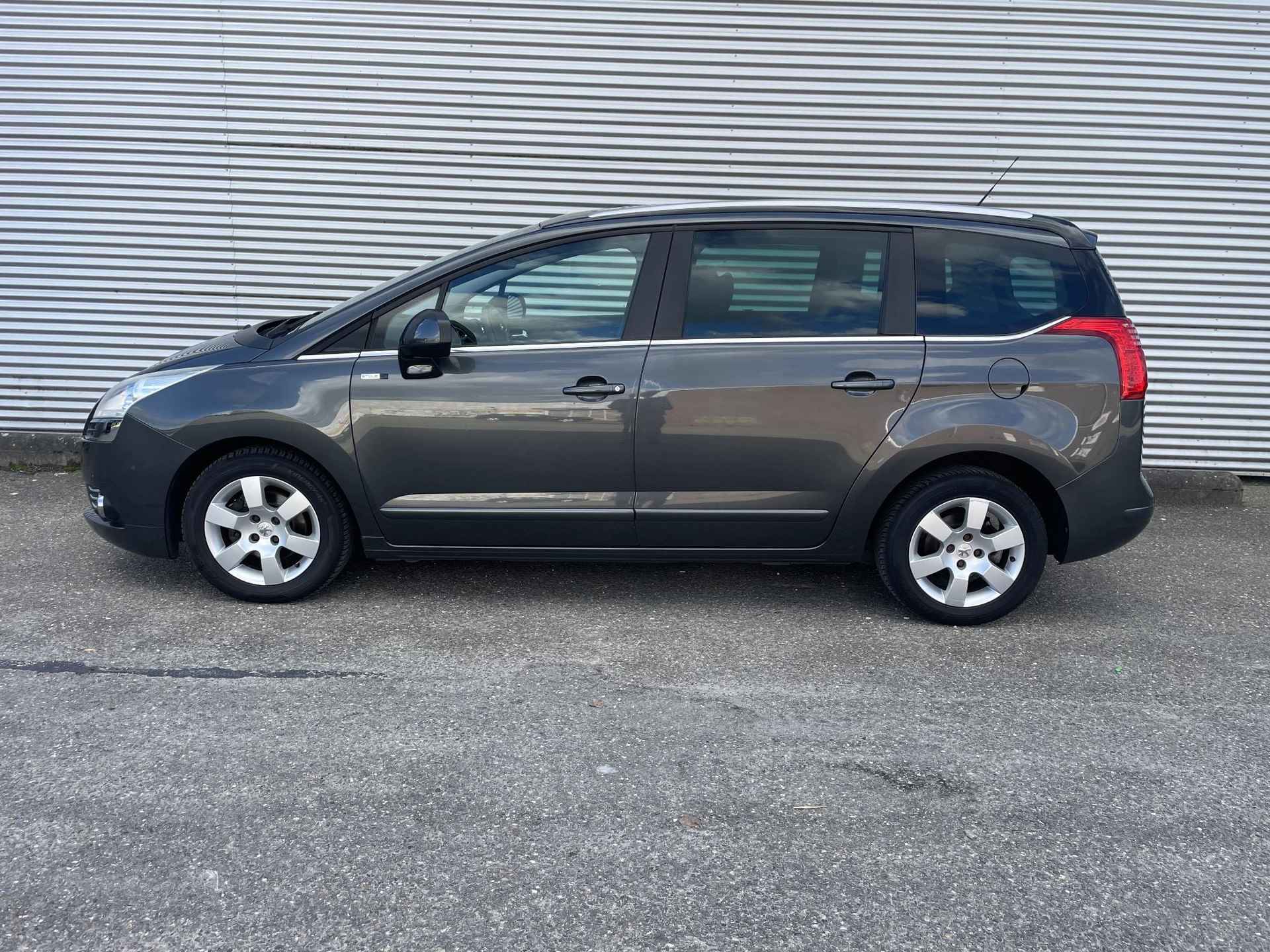 Peugeot 5008 1.6 e-HDi Style 5p. - 5/33