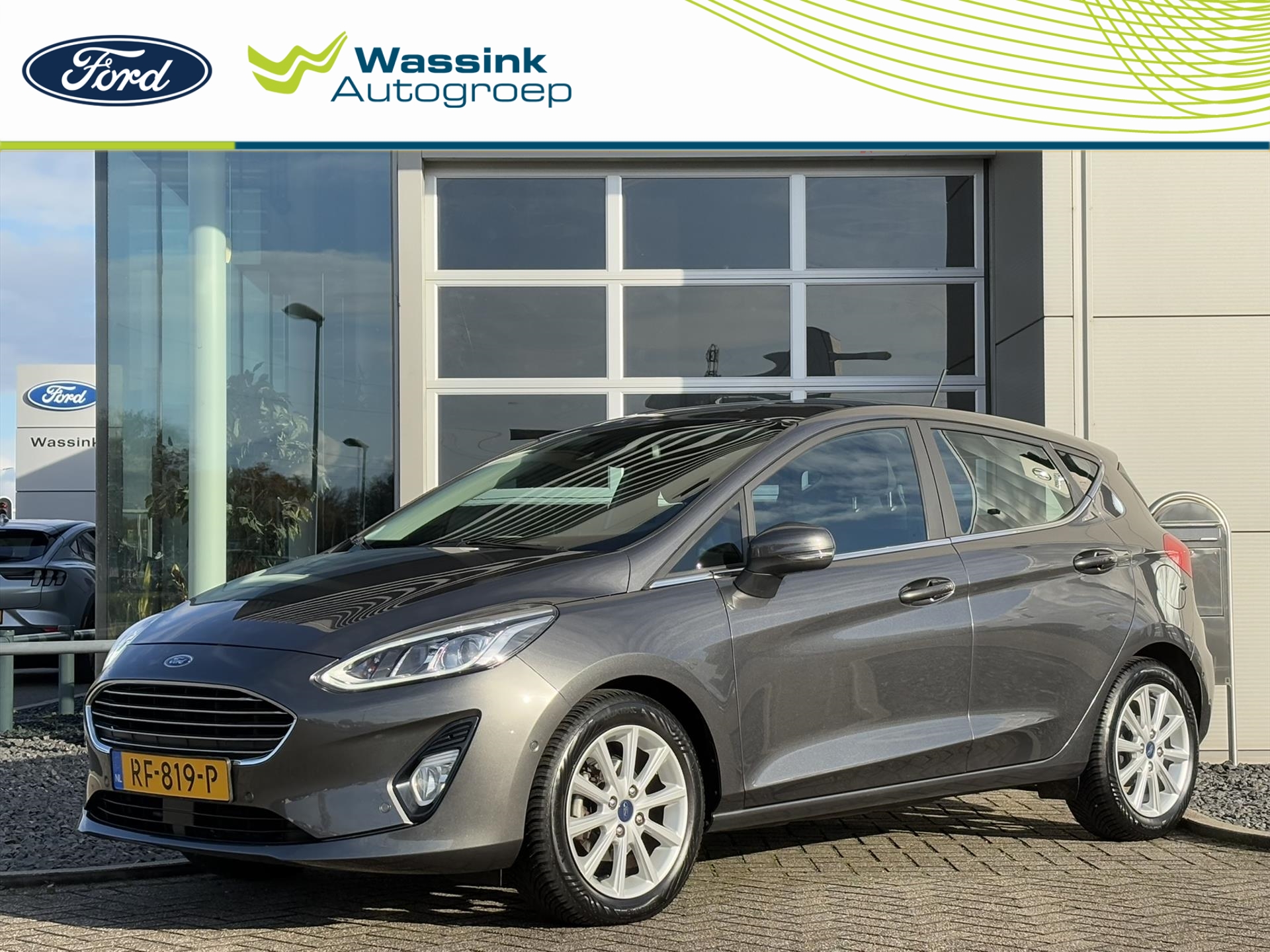 Ford Fiesta 1.0 EcoBoost 100pk 5dr Titanium | Trekhaak | Navigatie | Camera Achter | Voorruitverwarming | B&O Geluid |