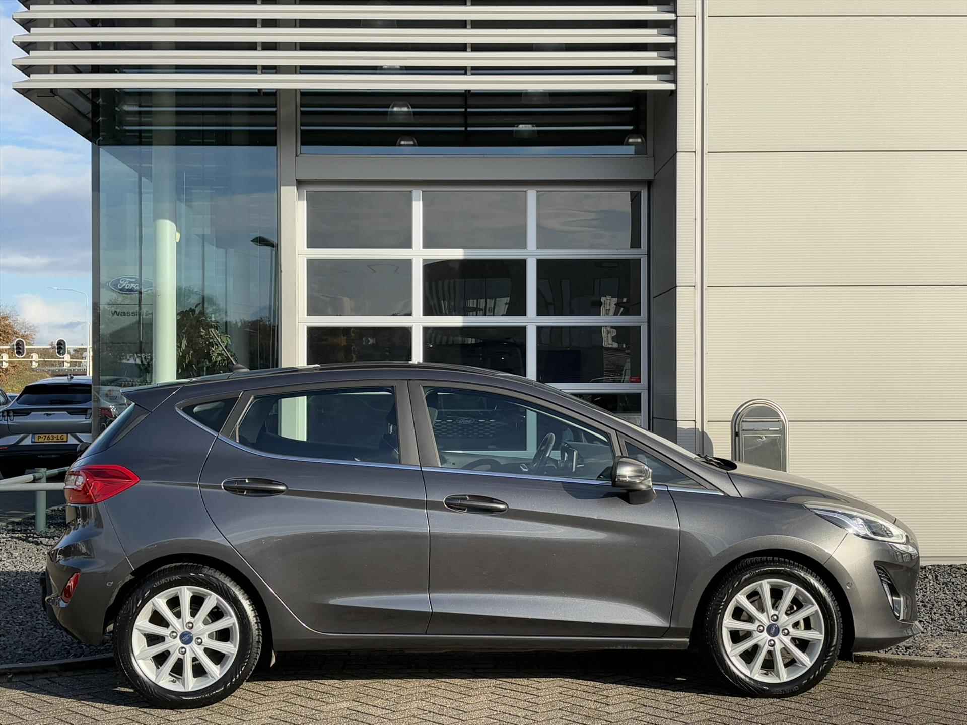 Ford Fiesta 1.0 EcoBoost 100pk 5dr Titanium | Trekhaak | Navigatie | Camera Achter | Voorruitverwarming | B&O Geluid | - 4/32