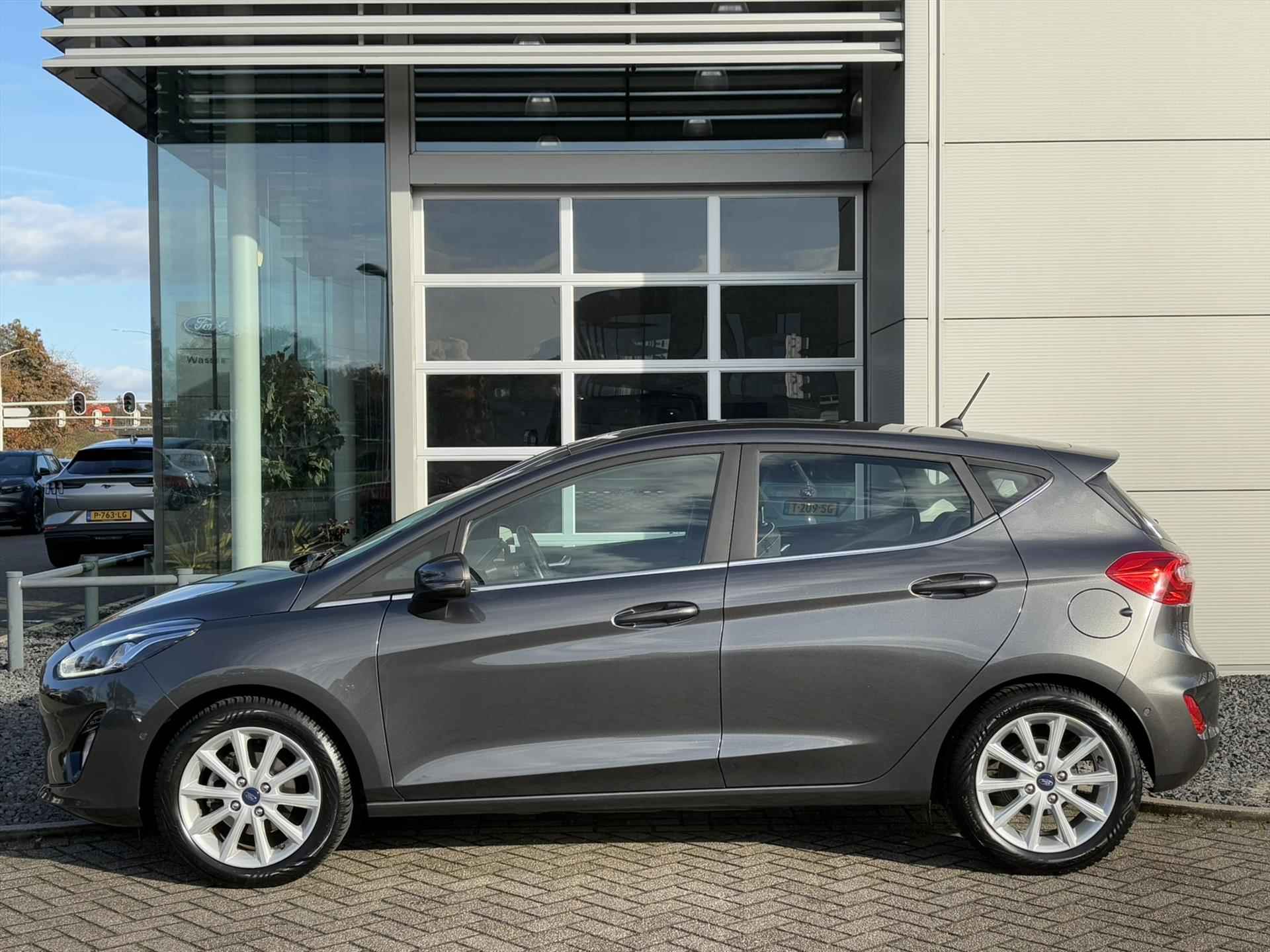 Ford Fiesta 1.0 EcoBoost 100pk 5dr Titanium | Trekhaak | Navigatie | Camera Achter | Voorruitverwarming | B&O Geluid | - 8/32