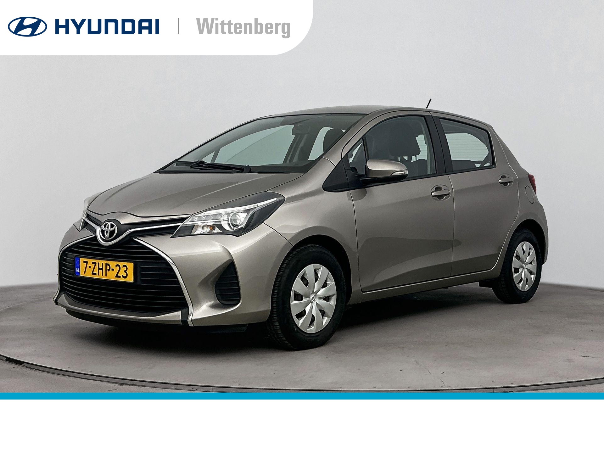 Toyota Yaris 1.0 VVT-i Aspiration | Navigatie | Camera | All Season banden | Airco |