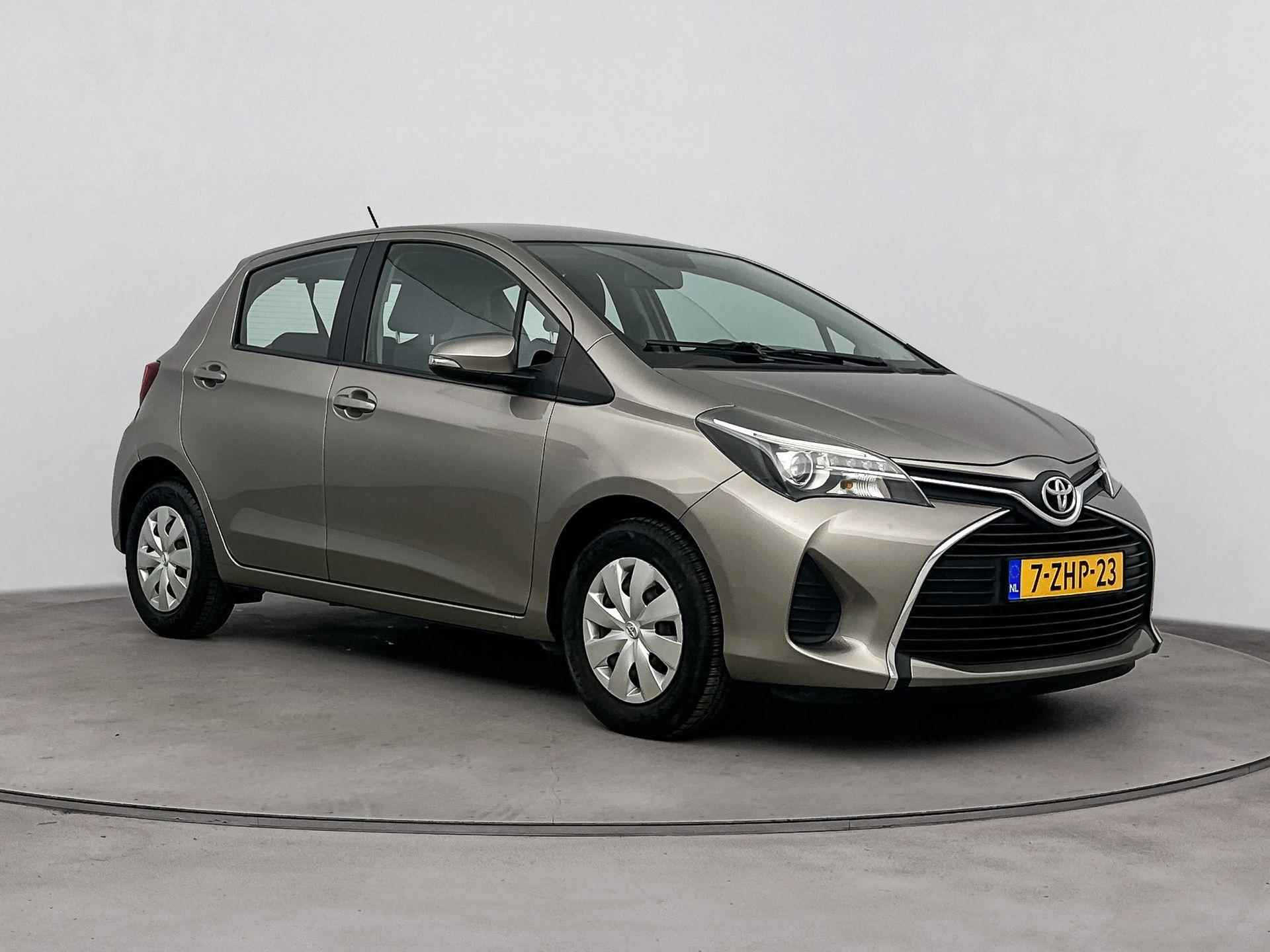 Toyota Yaris 1.0 VVT-i Aspiration | Navigatie | Camera | All Season banden | Airco | - 7/30