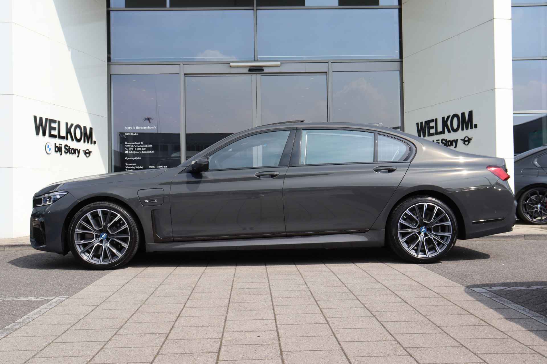 BMW 7 Serie 745Le High Executive M Sport Automaat / Schuif-kanteldak / Active Steering / Laserlight / Soft Close / Parking Assistant / Harman Kardon / Head-Up / Live Cockpit Professional - 8/33