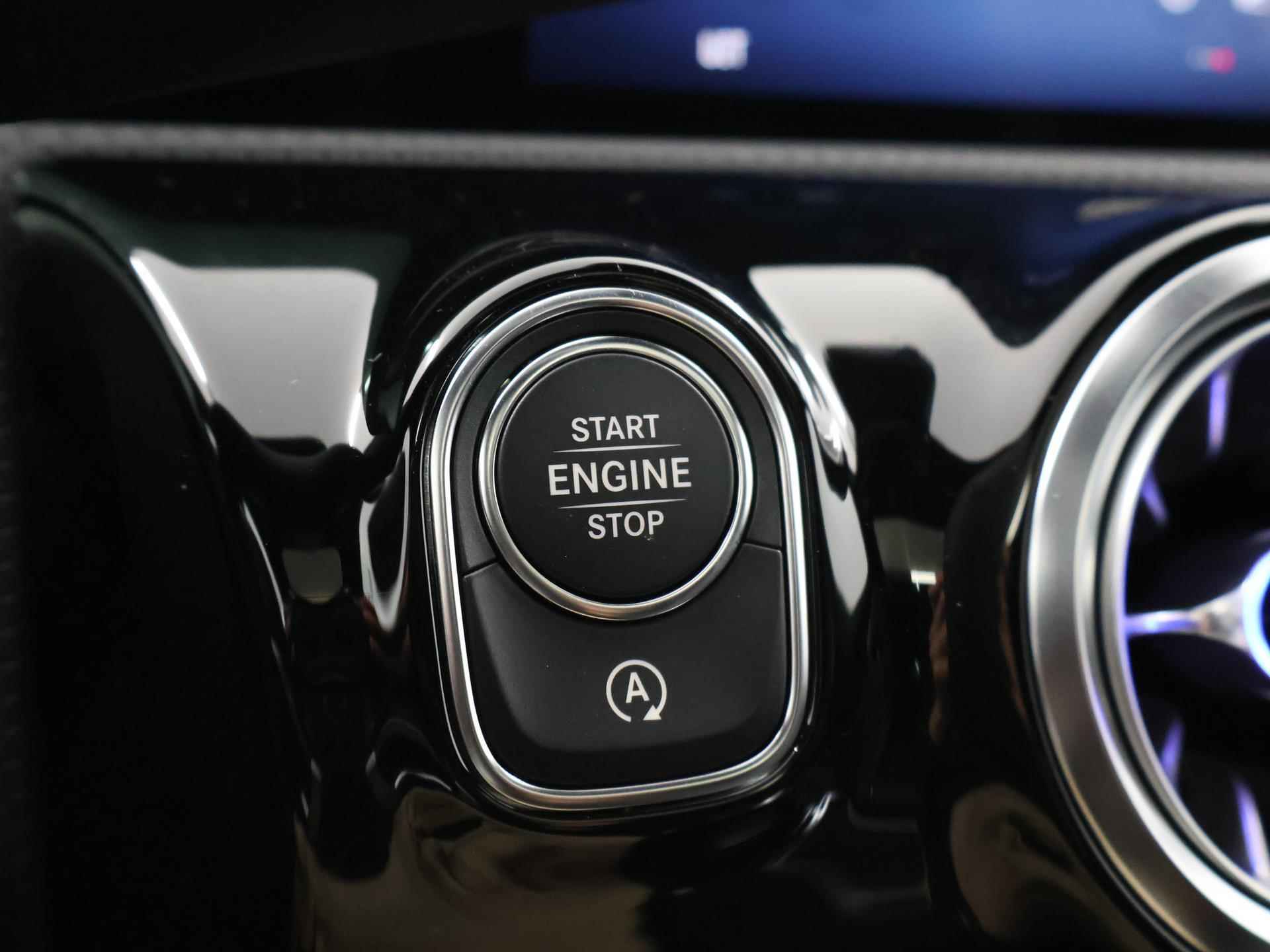 Mercedes-Benz CLA Shooting Brake 180 AMG Line | Panoramaschuifdak in glas | Sfeerverlichting | Achteruitrijcamera | (19 inch) multispaaks | Nightpakket | - 36/46