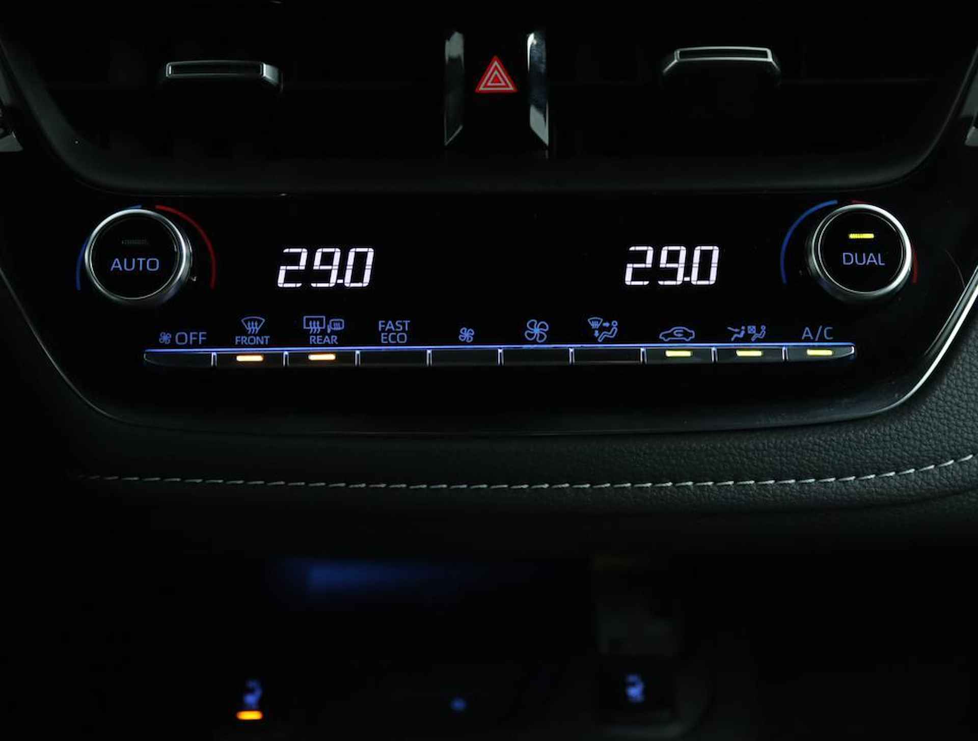 Suzuki Swace 1.8 Hybrid Select | Automaat | Stuurverwarming | Stoelverwarming | Apple car play, Android auto | Climate control | Cruise control | Camera | - 7/55