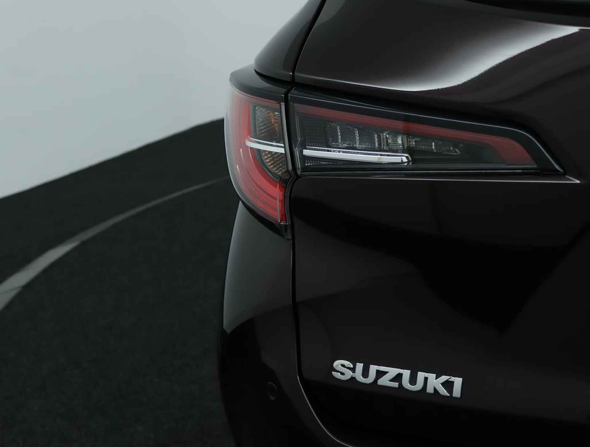 Suzuki Swace 1.8 Hybrid Select | Automaat | Stuurverwarming | Stoelverwarming | Apple car play, Android auto | Climate control | Cruise control | Camera | - 38/55