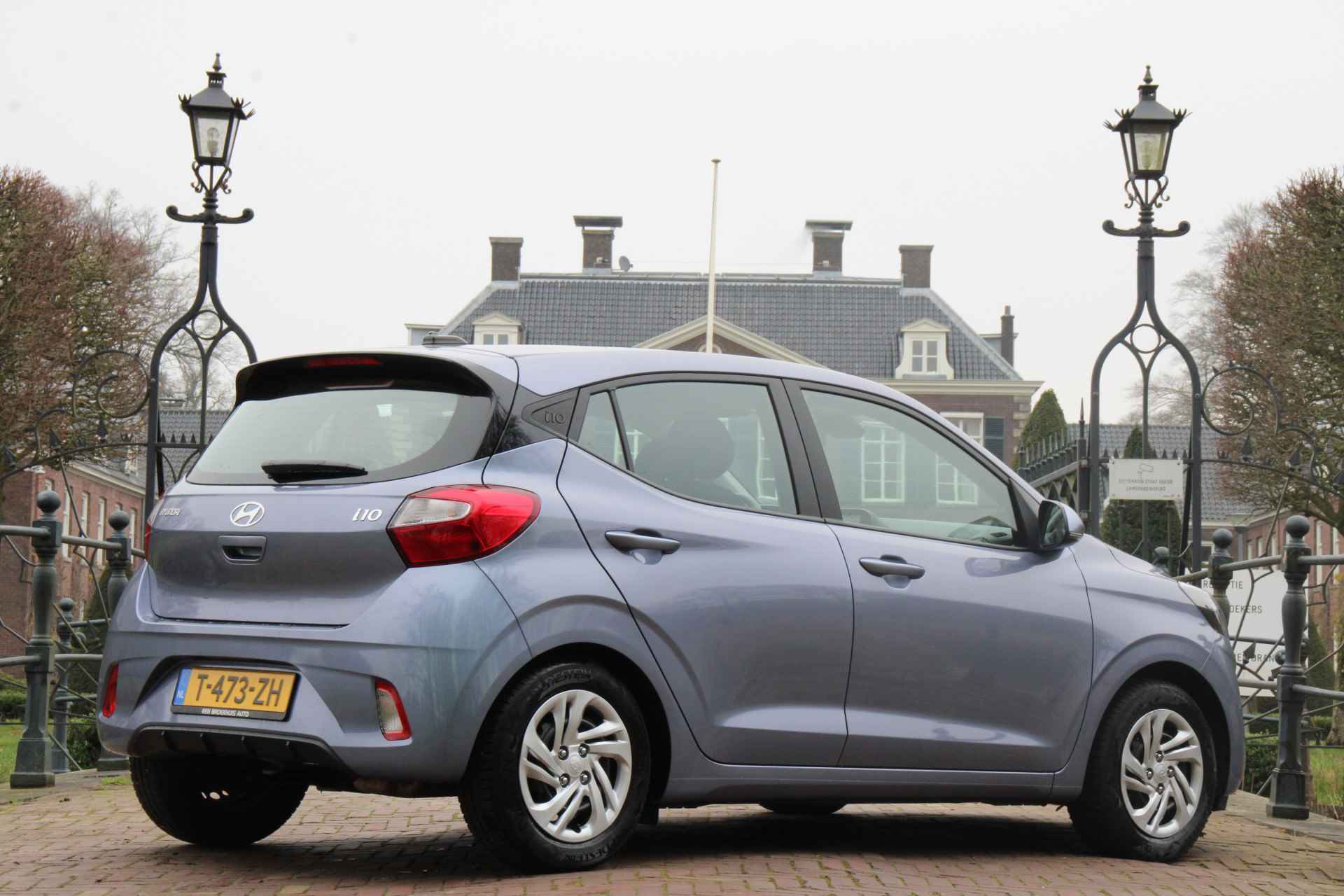 Hyundai i10 1.0 COMFORT | NL-AUTO! | CRUISE | LED | APPLE CARPLAY & ANDROID AUTO | DEALER ONDERHOUDEN! | AIRCO | LIJN DETECTIE | PERFECTE ST - 3/33