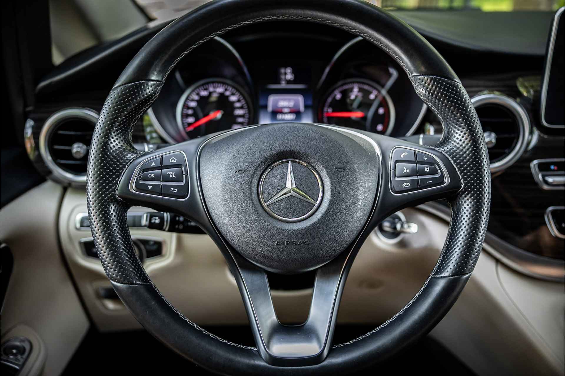 Mercedes-Benz V-Klasse 250d 4-MATIC Lang Avantgarde 7-Pers Burmester Elektrische Deuren Stoelventilatie Distronic - 8/29