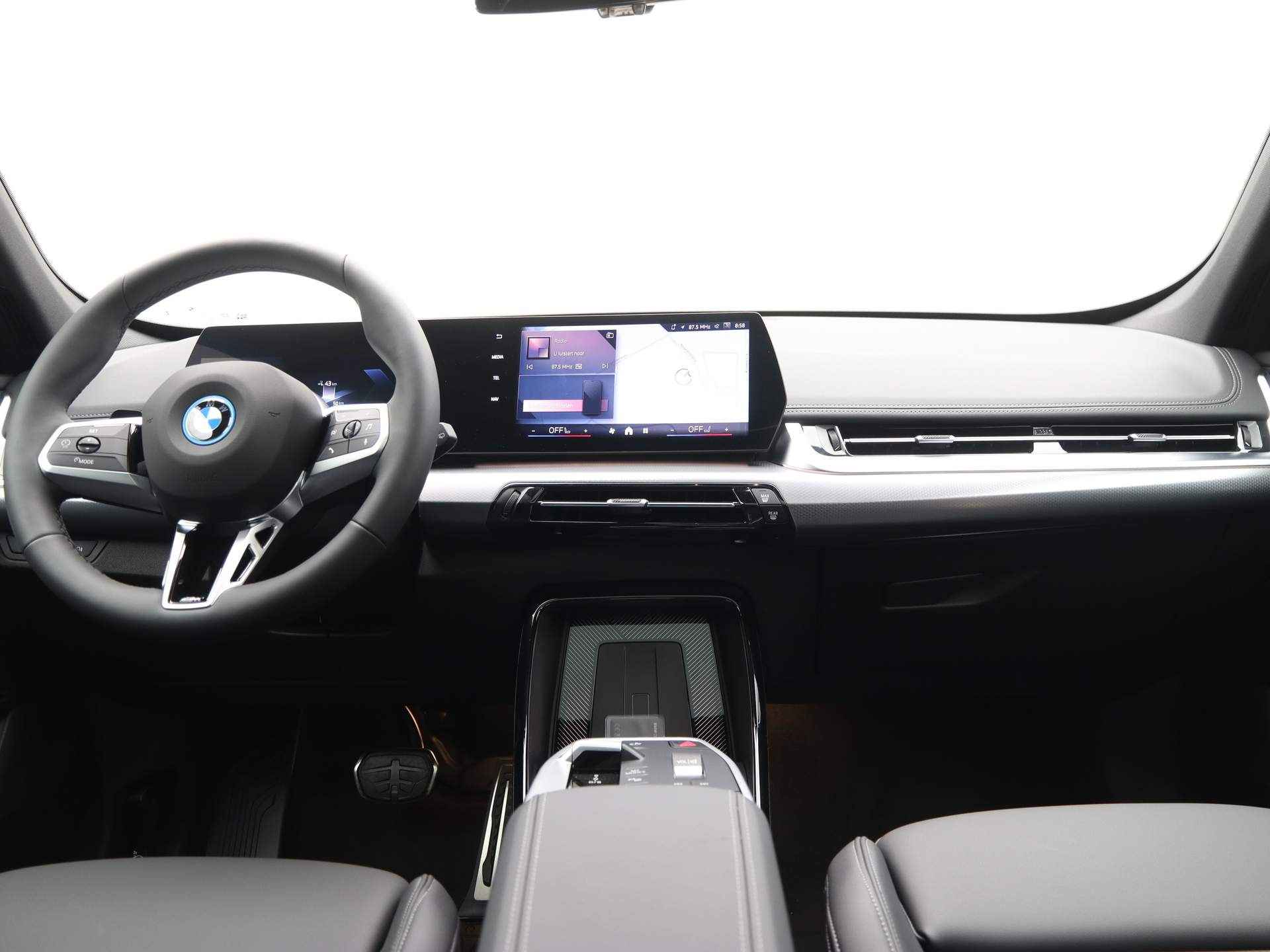 BMW iX1 eDrive20 67 kWh - 14/27