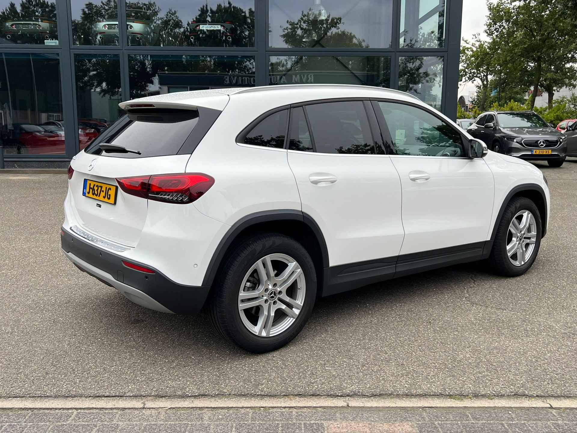 Mercedes-Benz GLA-klasse 200 Progressive VAN: 35.900,- VOOR 34.330,- UW ZOMERVOORDEEL: 1.570,- SUPER NETTE STAAT! | ORIG. NL - 8/23