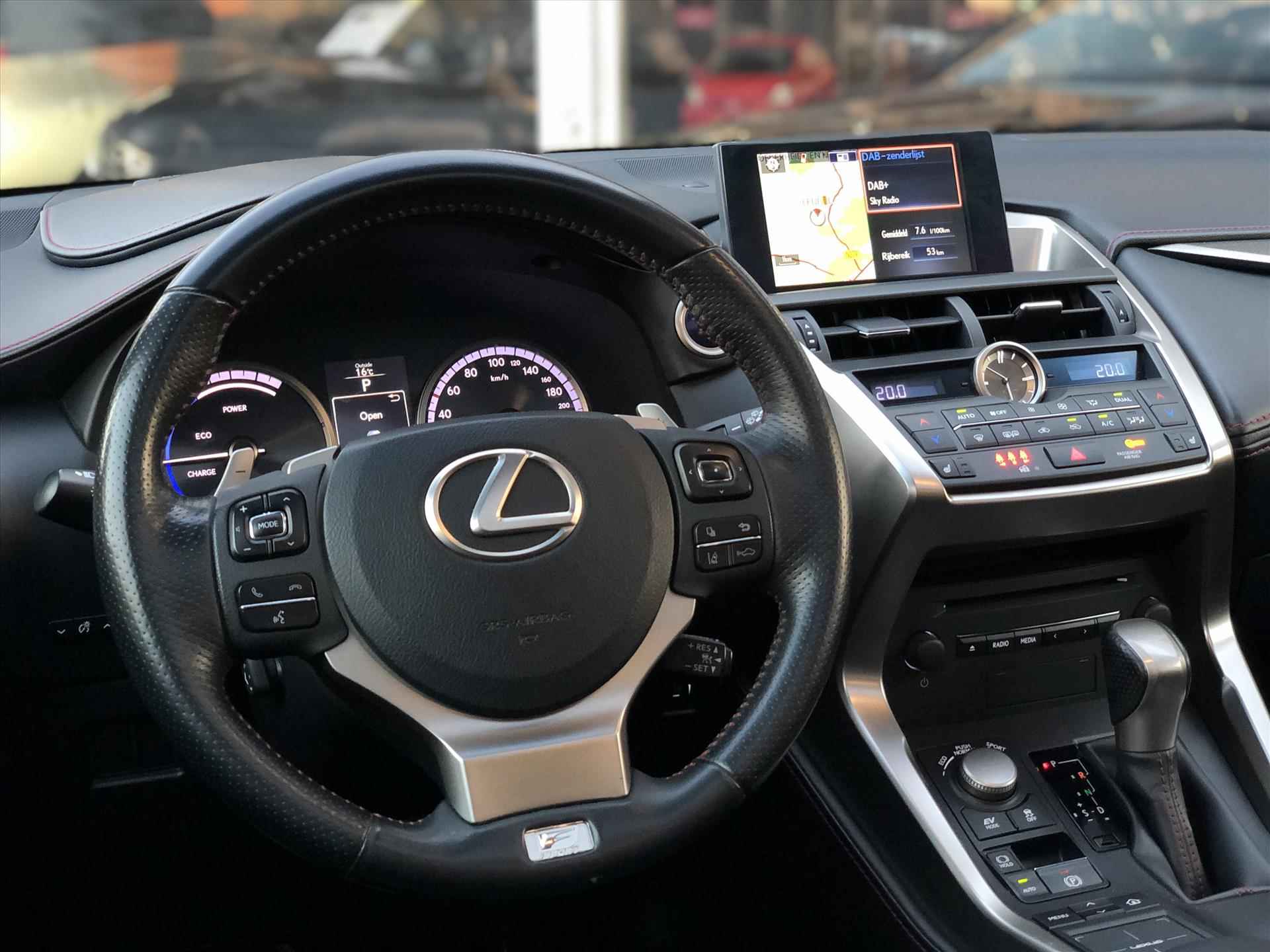 Lexus Nx 300h AWD F Sport Line | Eerste eigenaar, Trekhaak, Schuifdak, Leer, Stoelverwarming, Parkeersensoren, HUD,Elektrische achterklep - 16/46