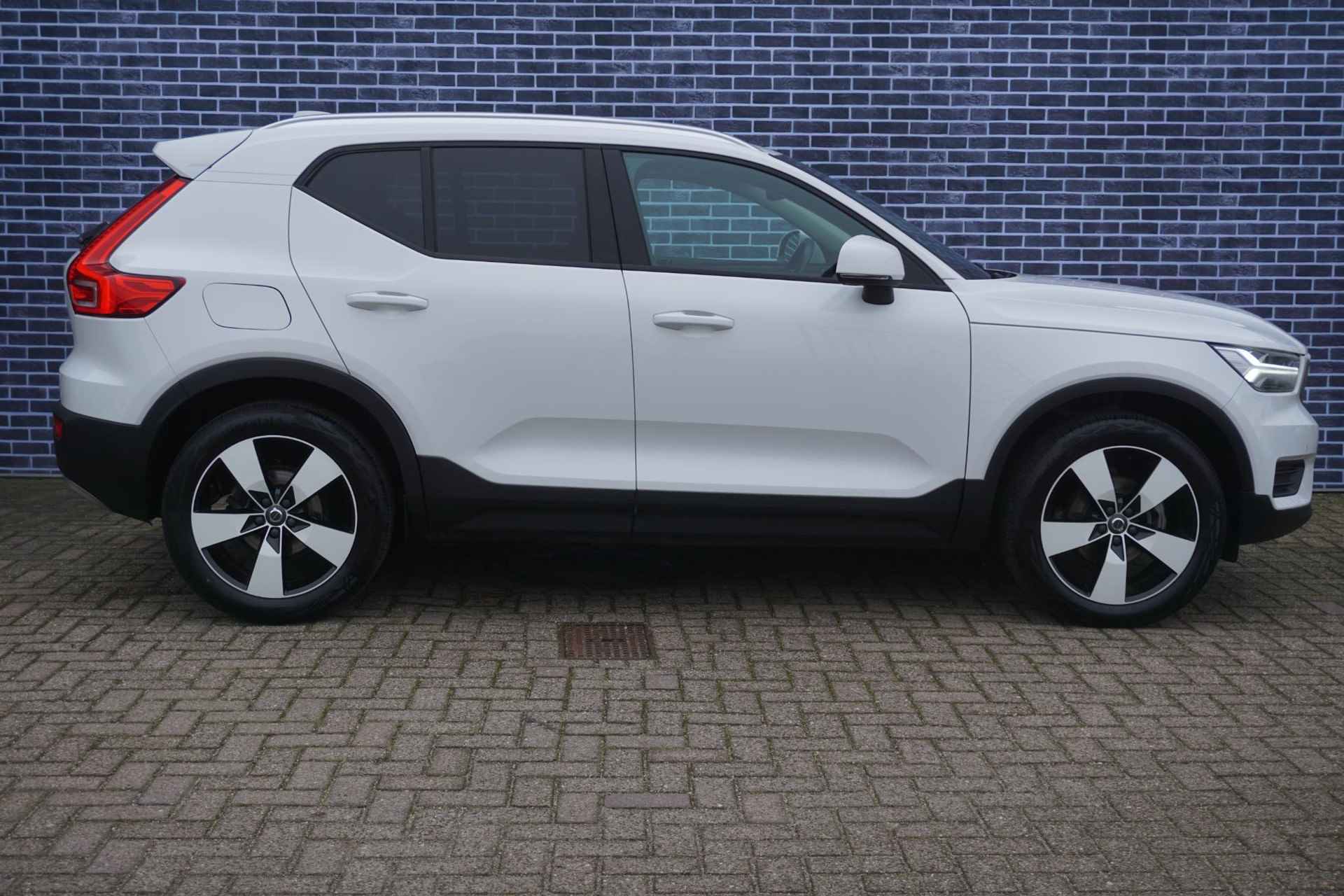 Volvo XC40 1.5 T3 Momentum | Trekhaak | Panorama-Schuifdak | Camera | LED | Climate controle | Volvo On Call| - 21/29