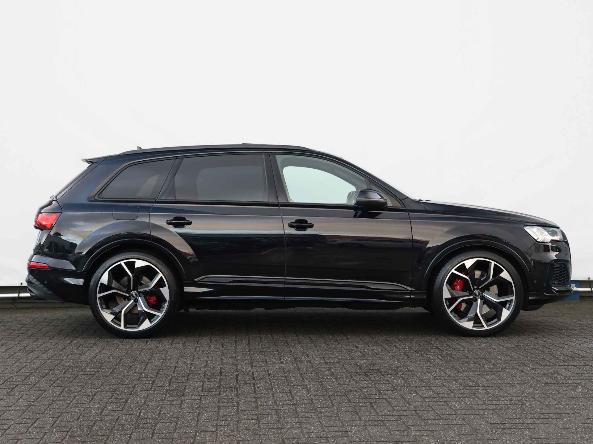 Audi SQ7 4.0 TDI quattro 435pk | Vierwielsturing | HUD | Pano | Bose | 23" Velgen | 360° camera | Stoelverwarming v+a | Trekhaak | Keyless | Memory - 2/62